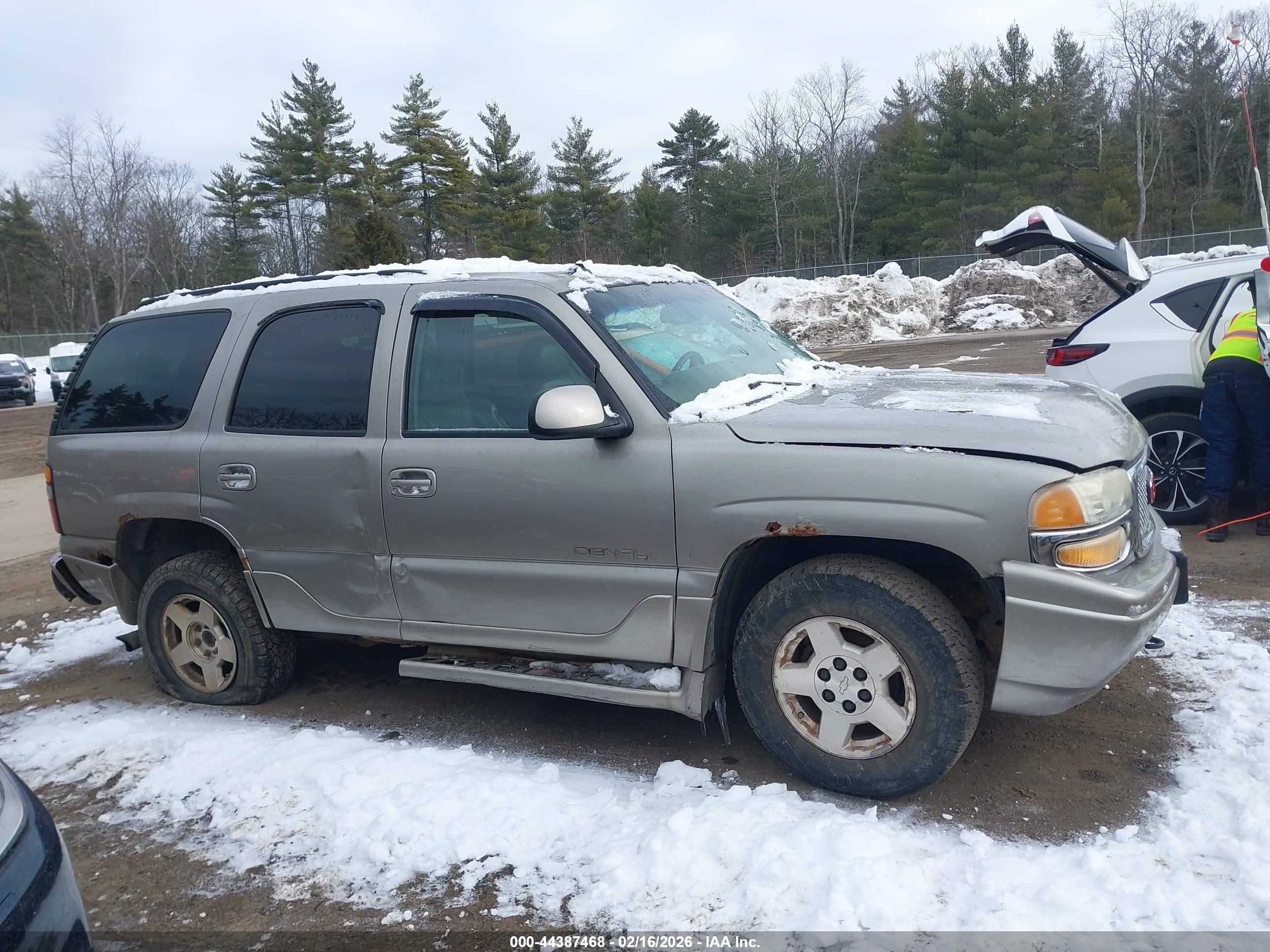 GMC YUKON image 6