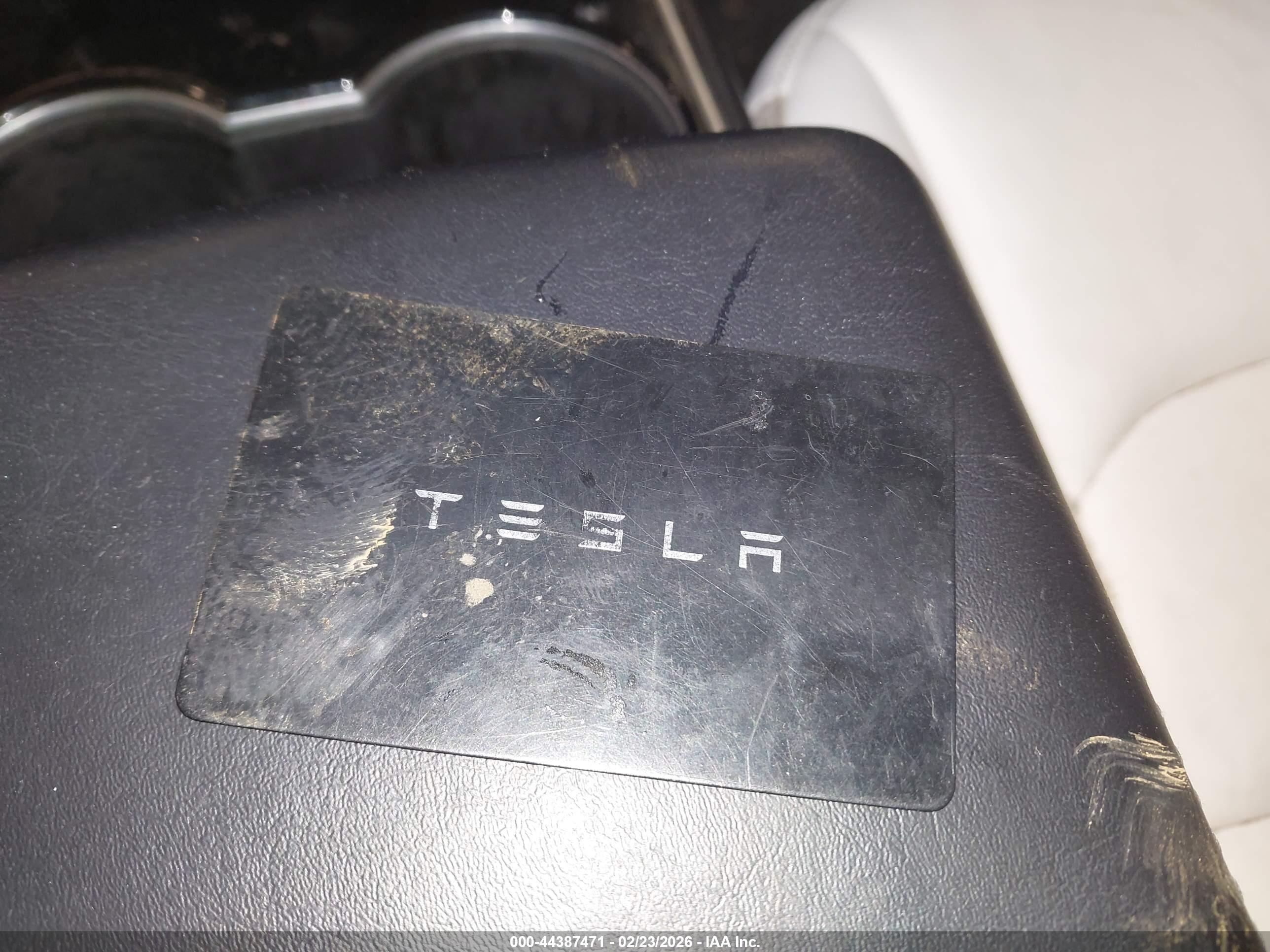 TESLA MODEL image 11