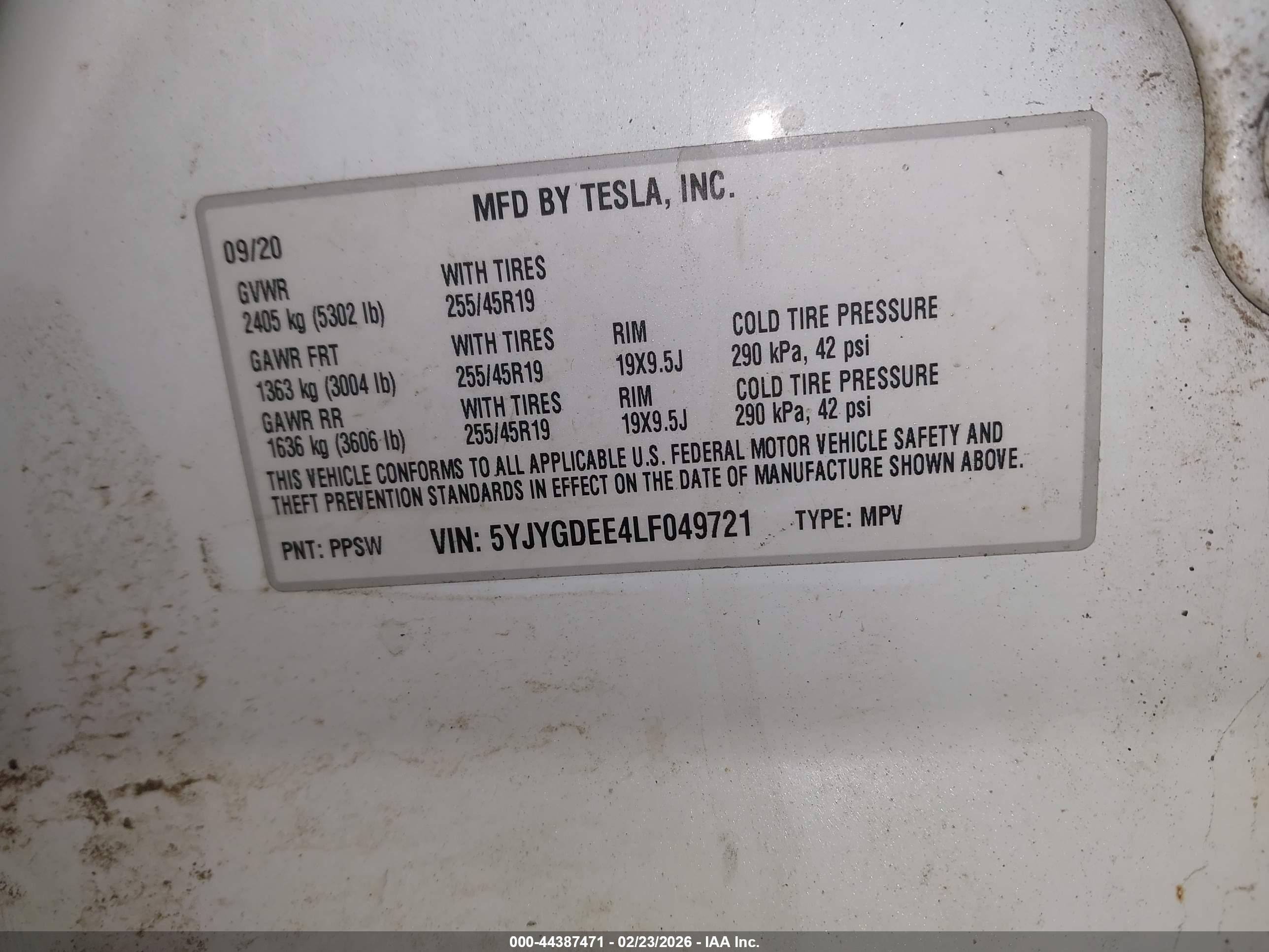 TESLA MODEL image 9
