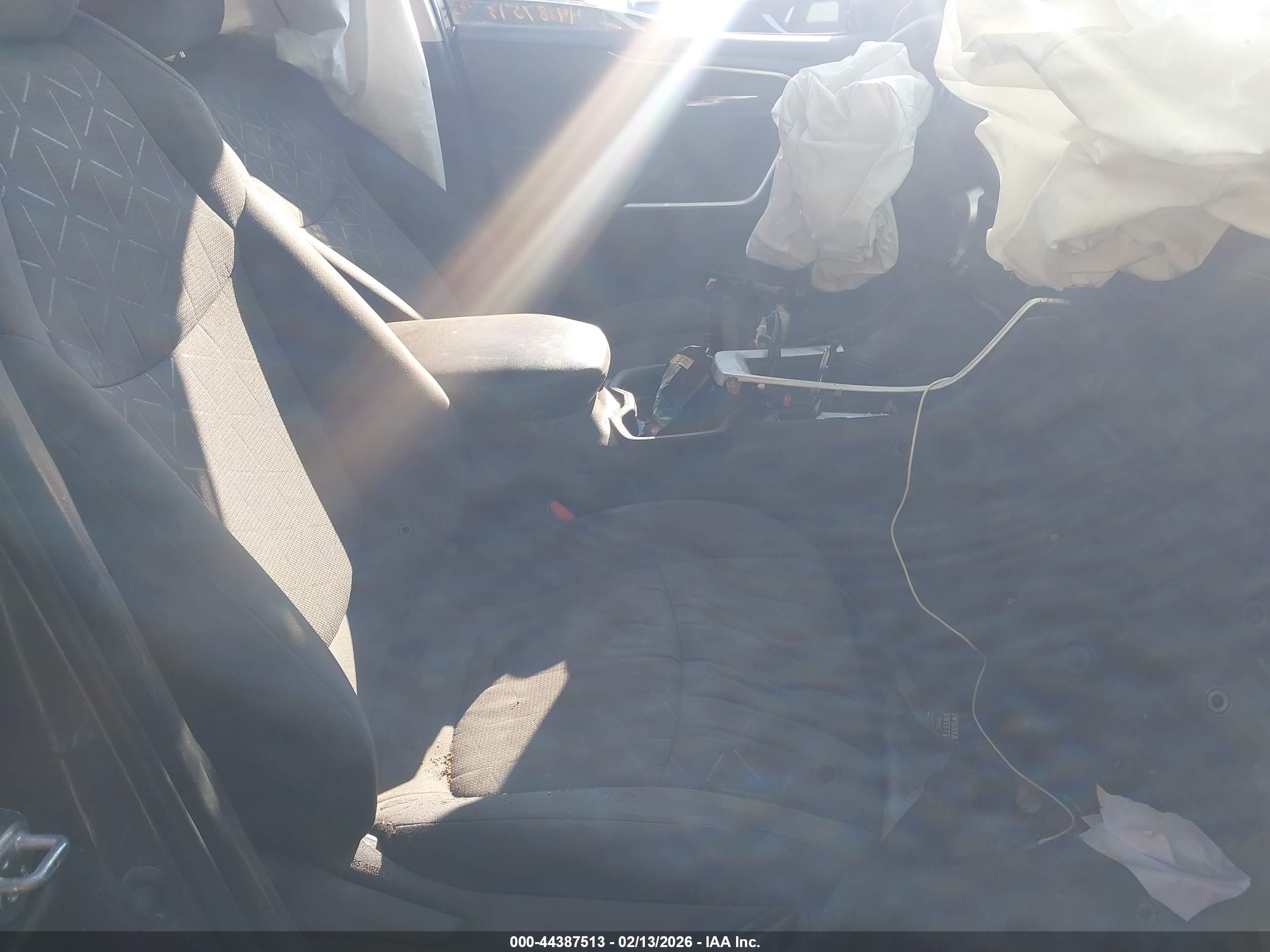 TOYOTA RAV4 image 5