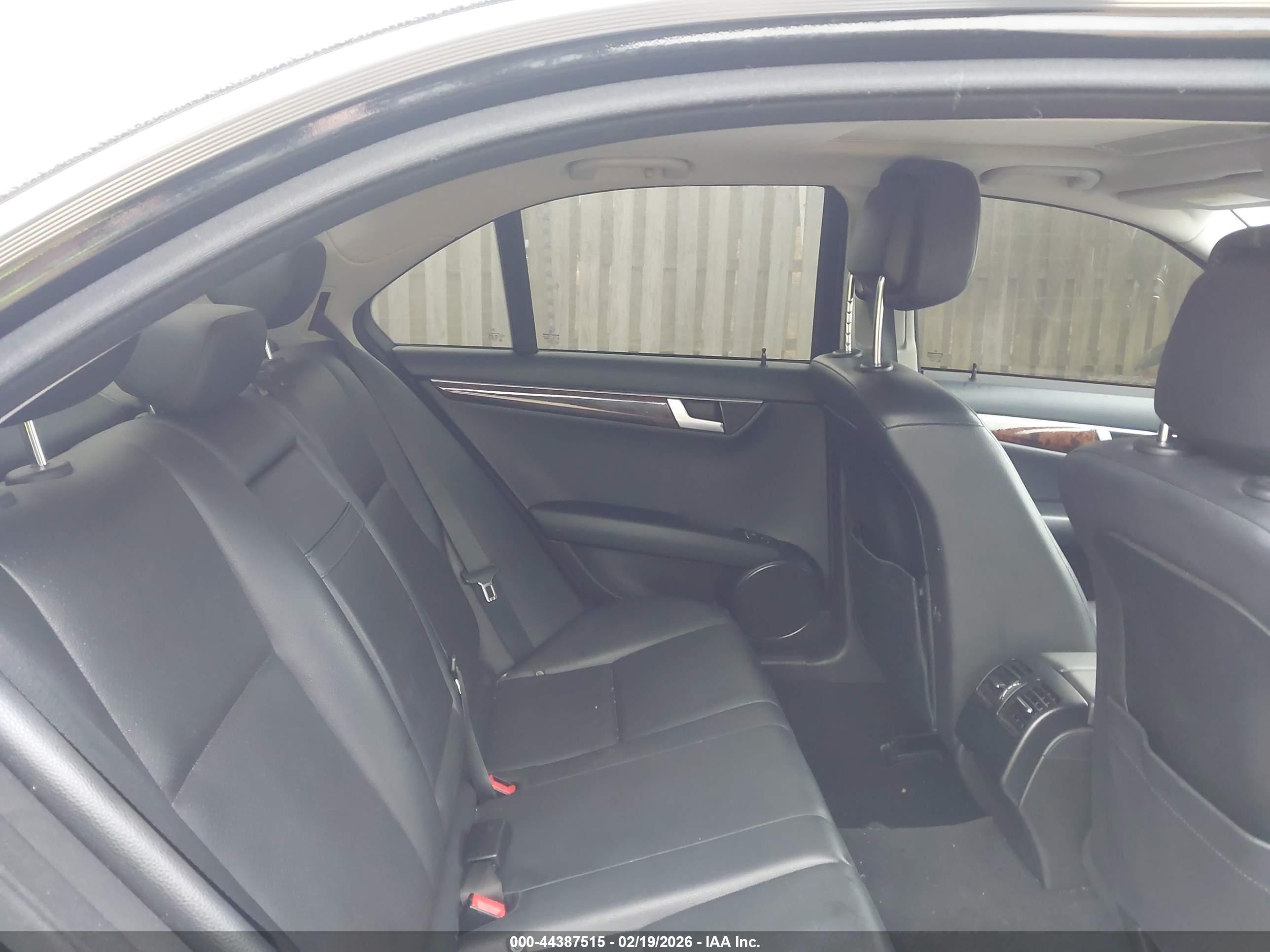 MERCEDES-BENZ C image 8