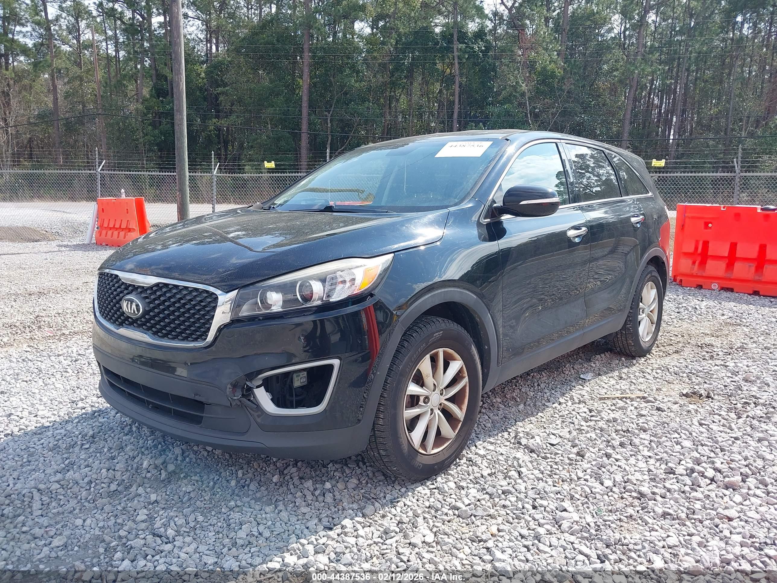 KIA SORENTO image 2