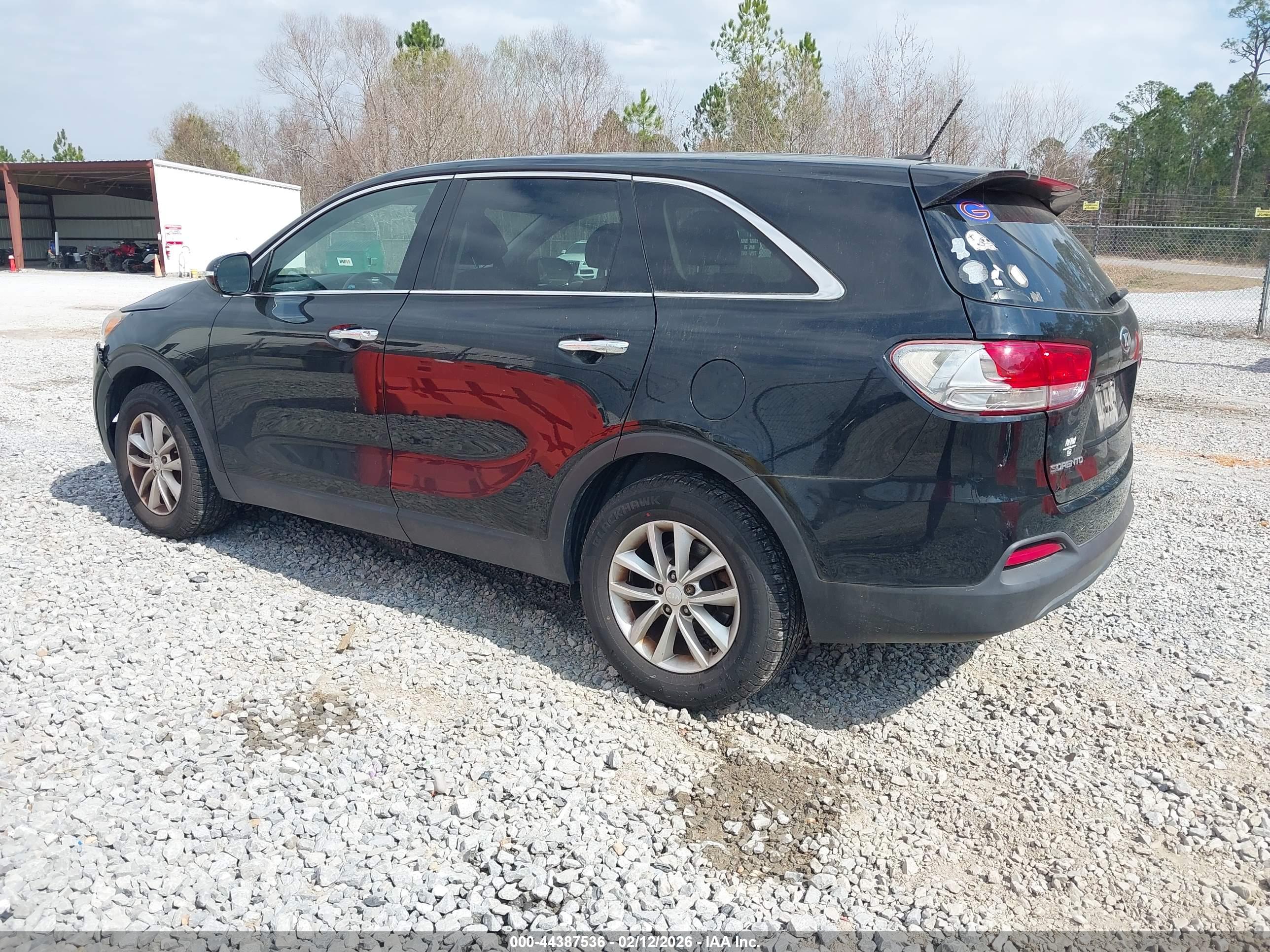 KIA SORENTO image 3