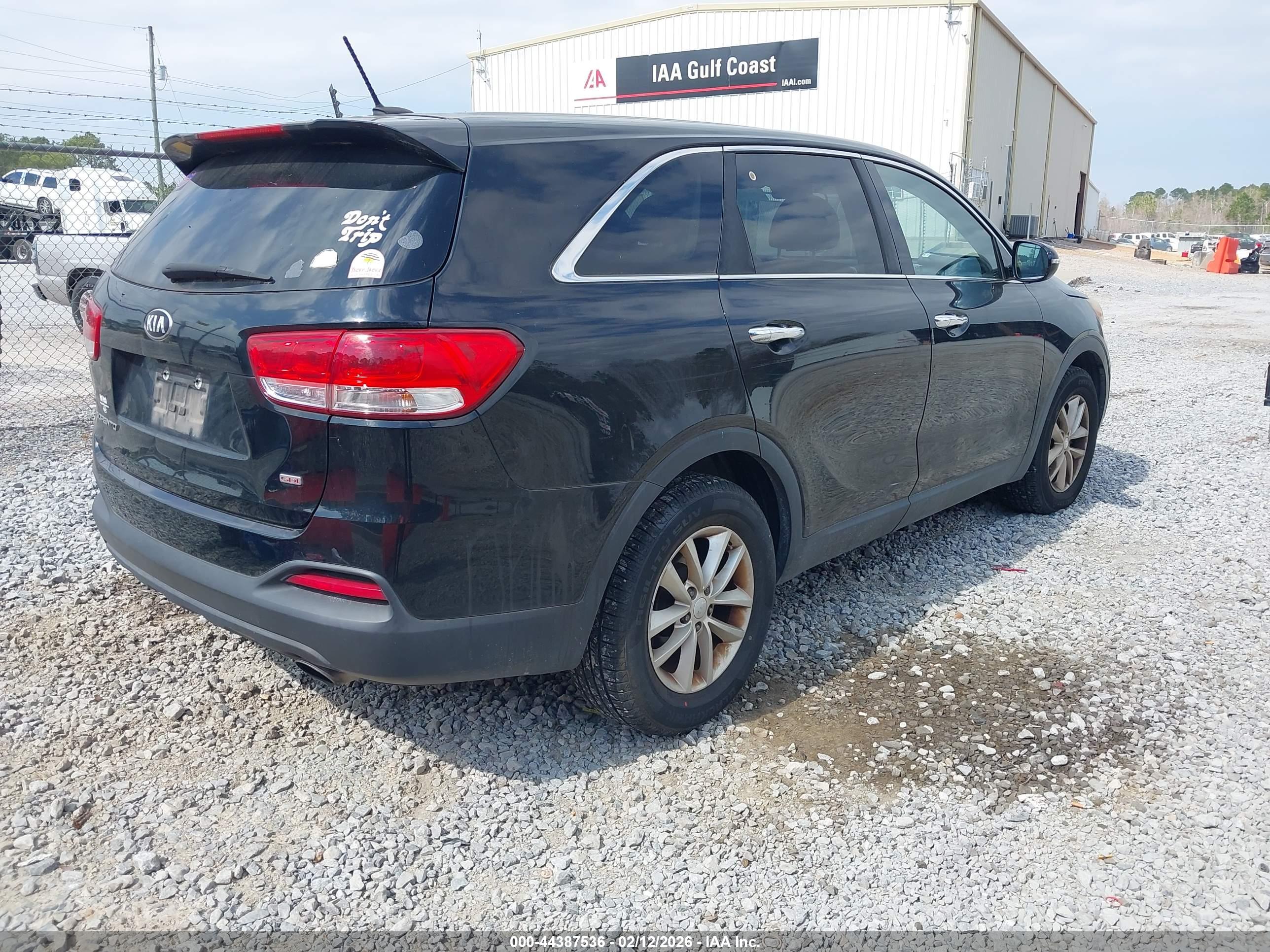 KIA SORENTO image 4