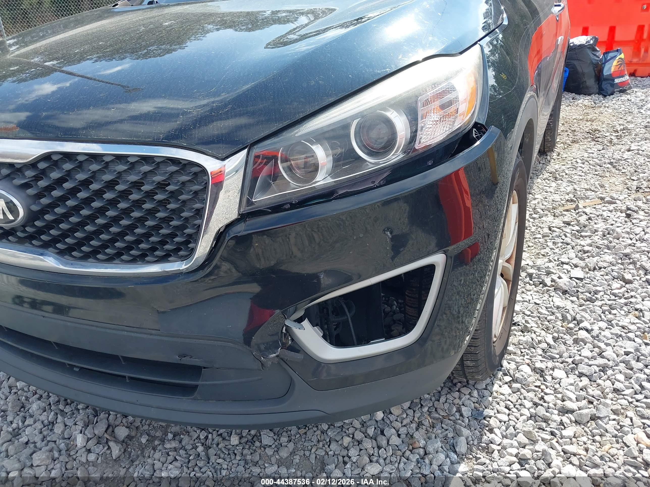 KIA SORENTO image 6