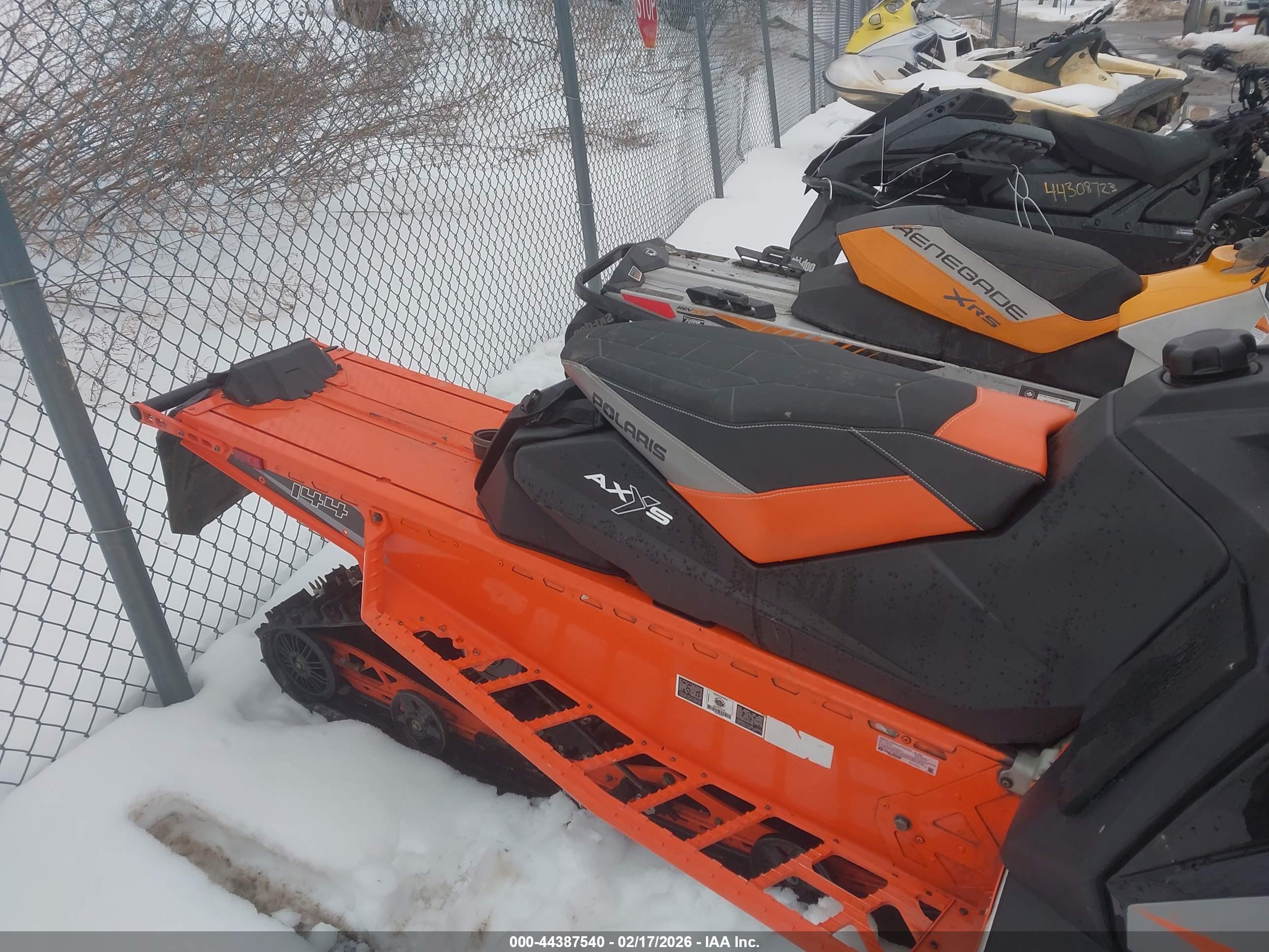POLARIS SWITCHBACK image 8