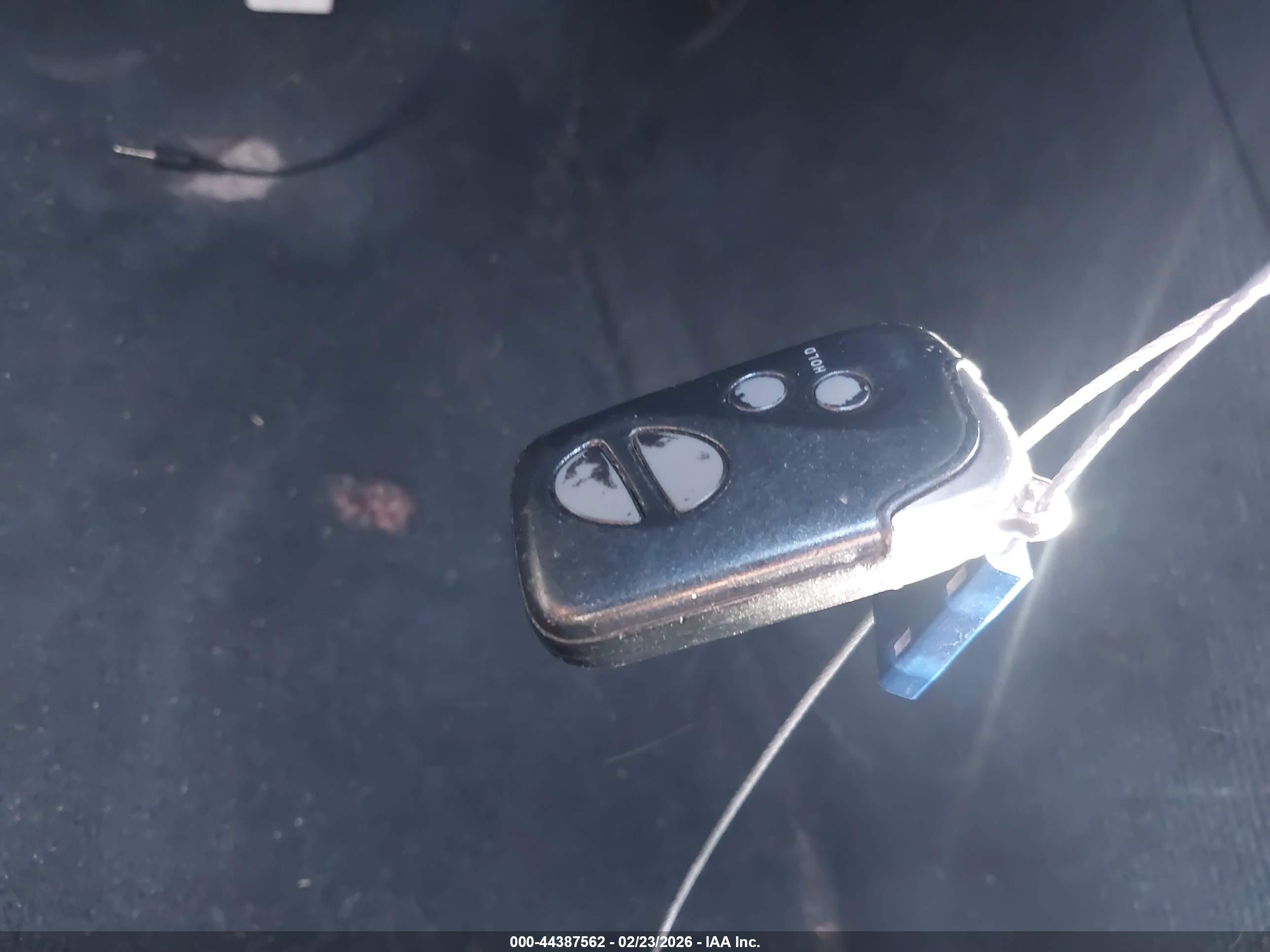 LEXUS IS image 11