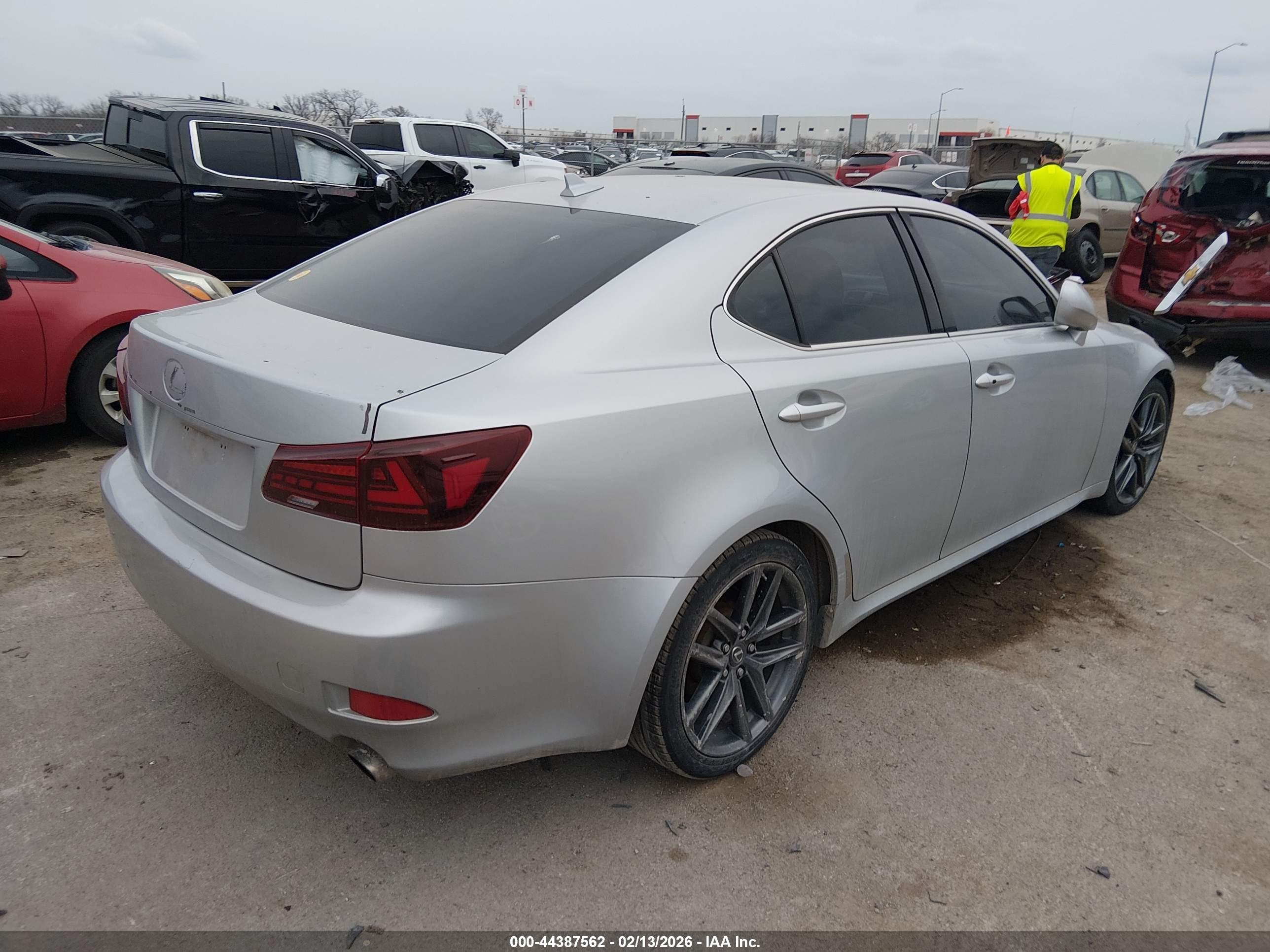 LEXUS IS image 4