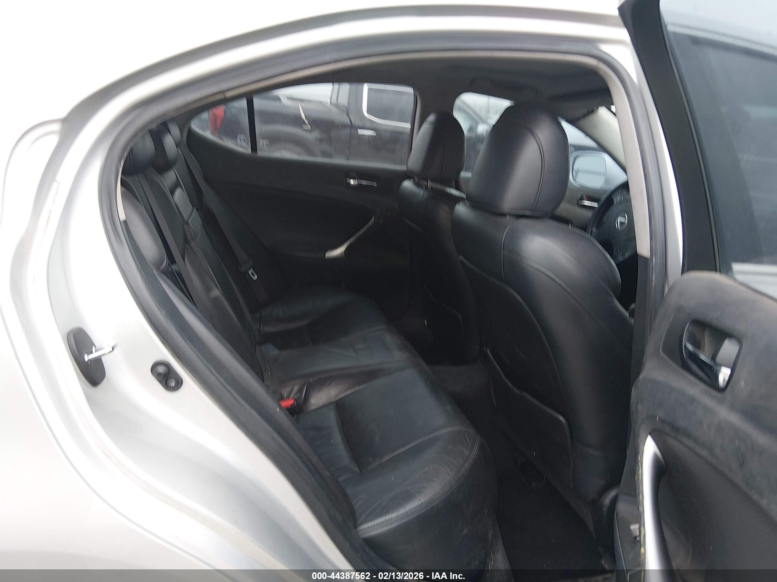 LEXUS IS image 8