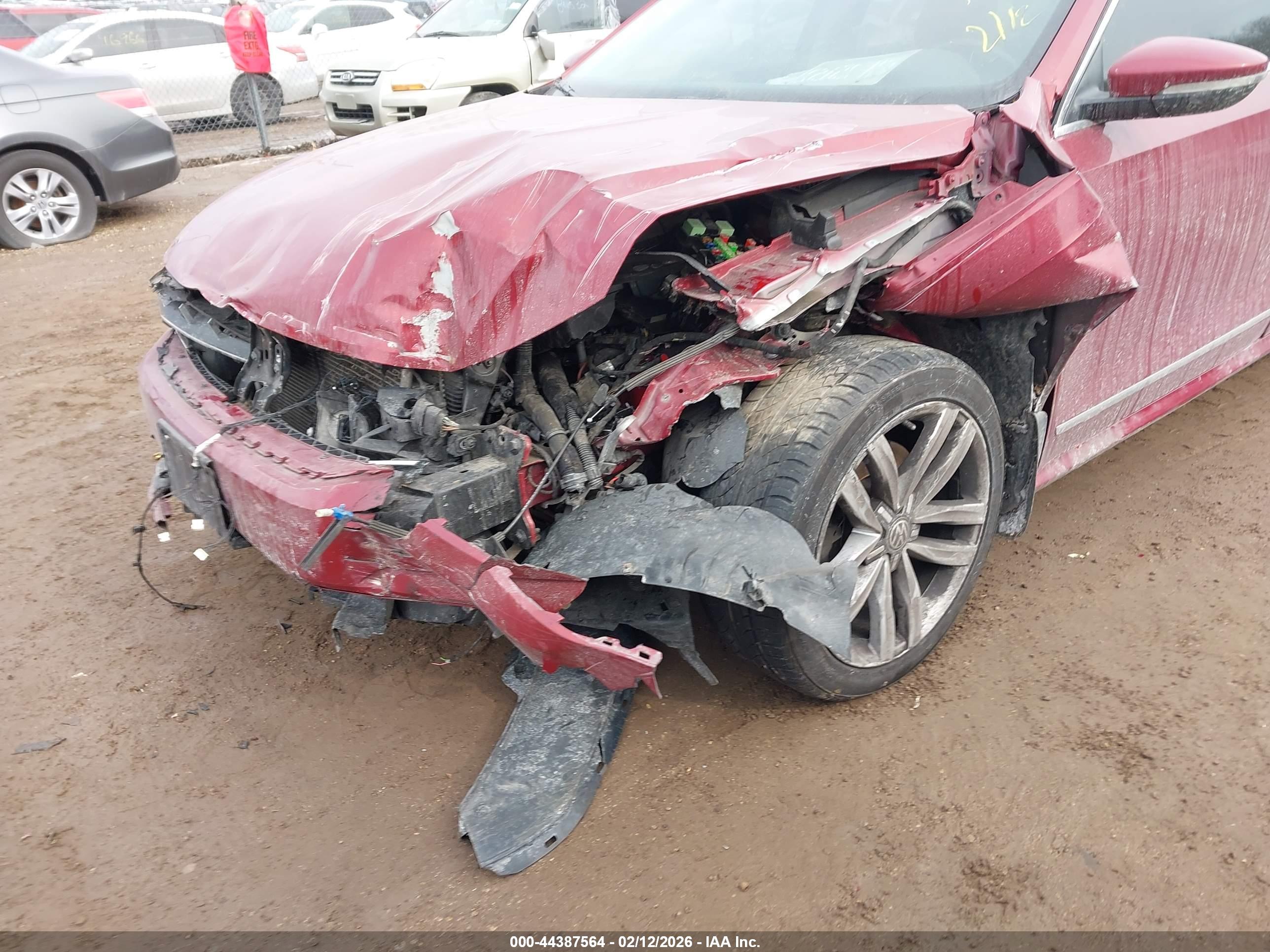 VOLKSWAGEN PASSAT image 6