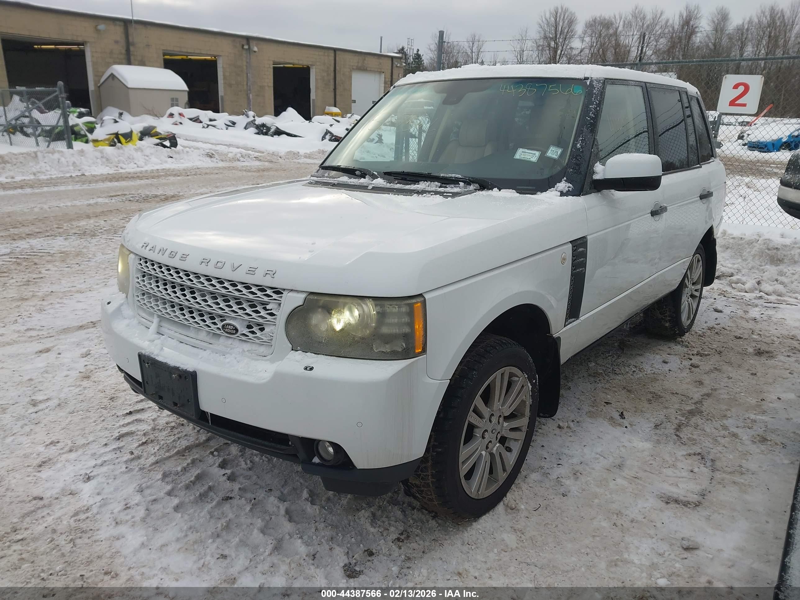 LAND ROVER image 2