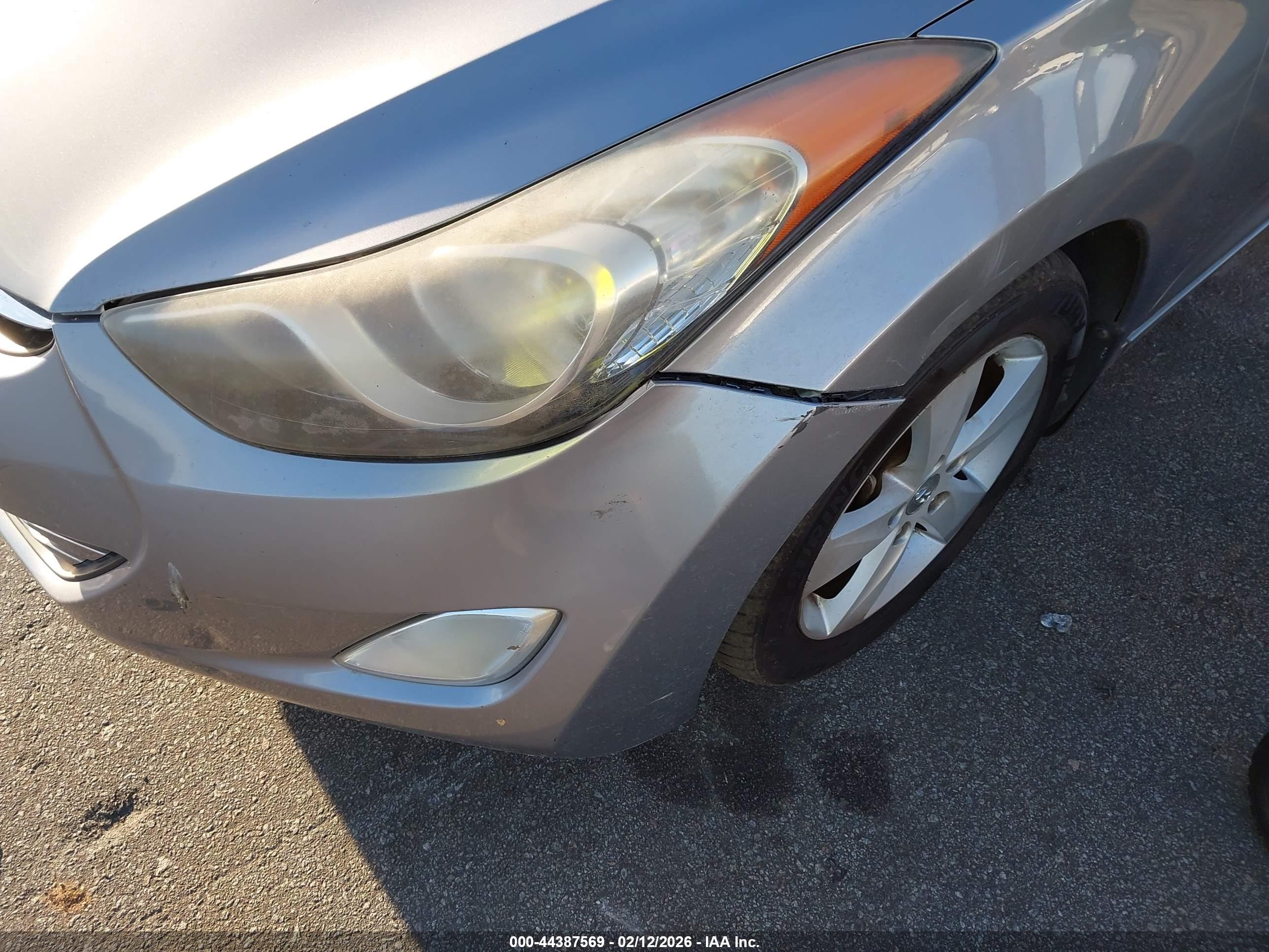 HYUNDAI ELANTRA image 6