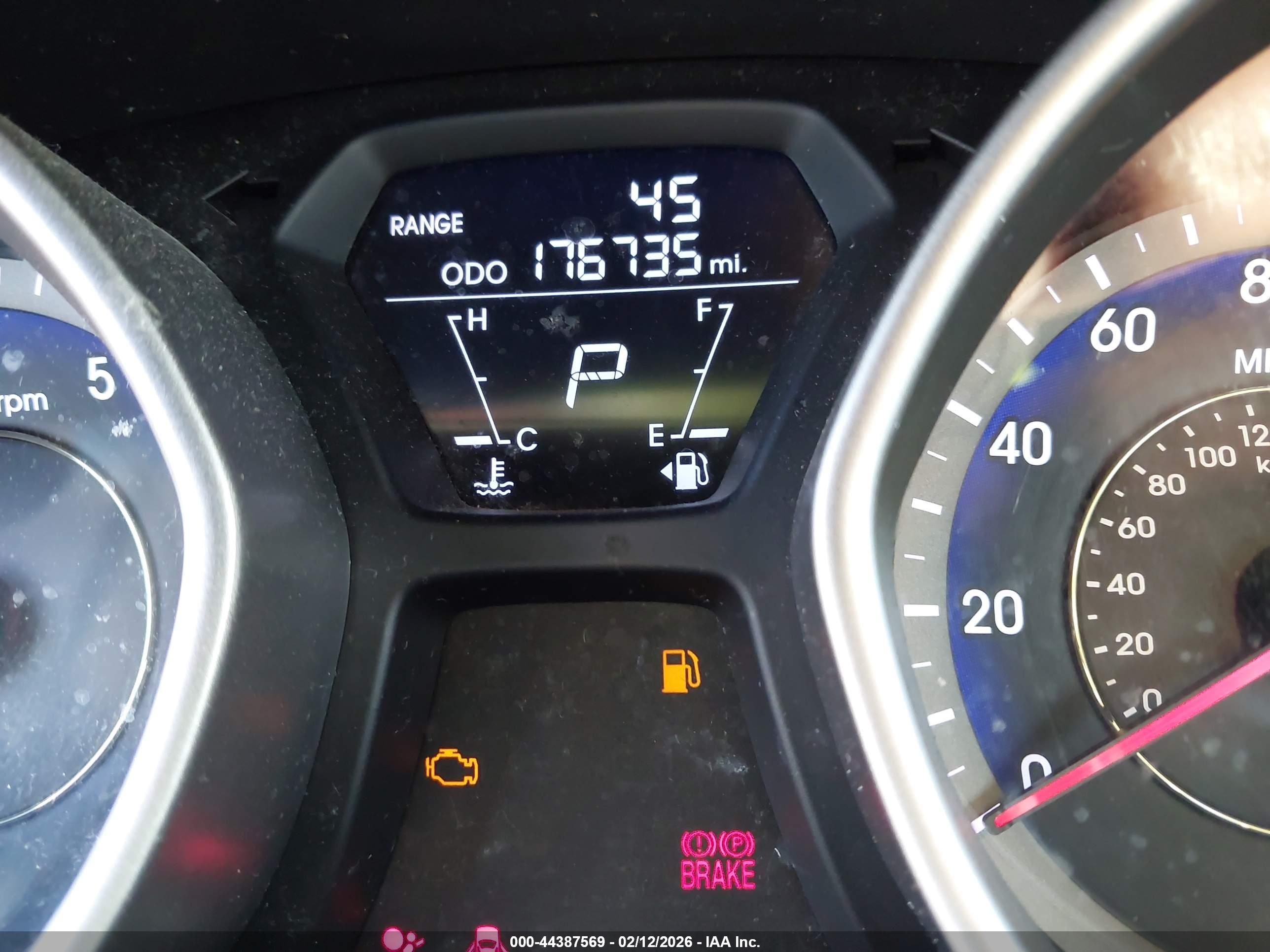HYUNDAI ELANTRA image 7