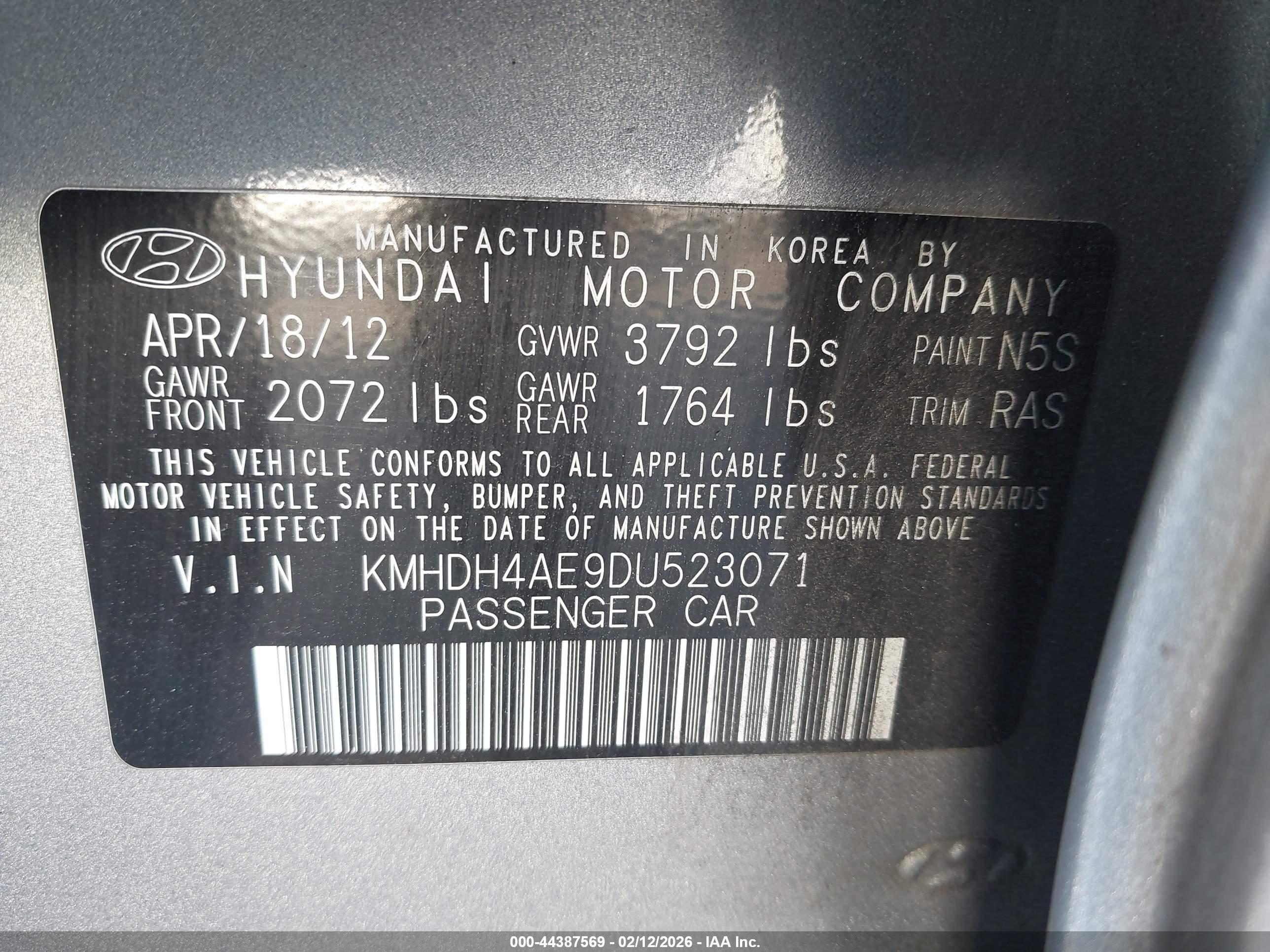 HYUNDAI ELANTRA image 9
