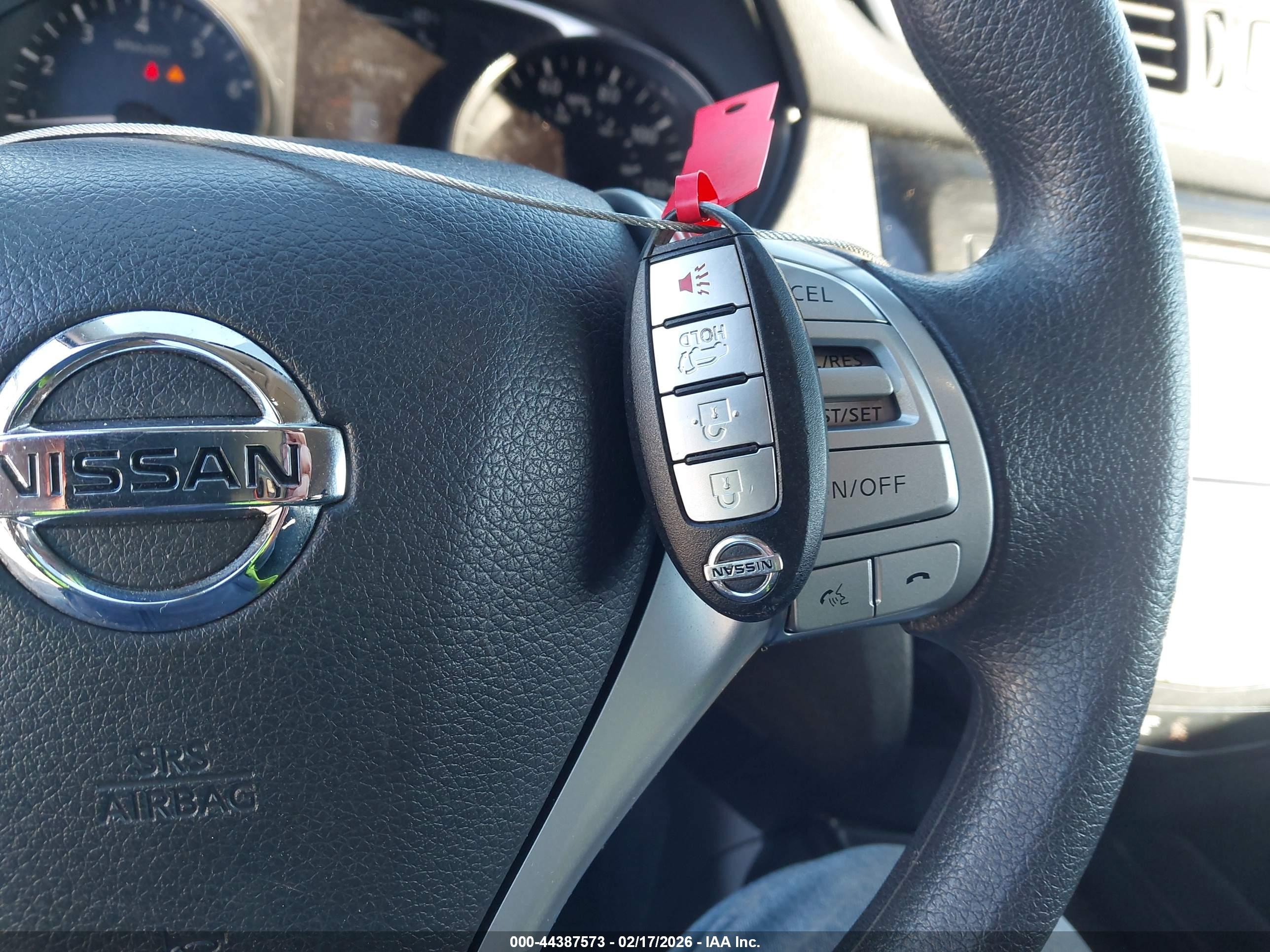 NISSAN ROGUE image 11