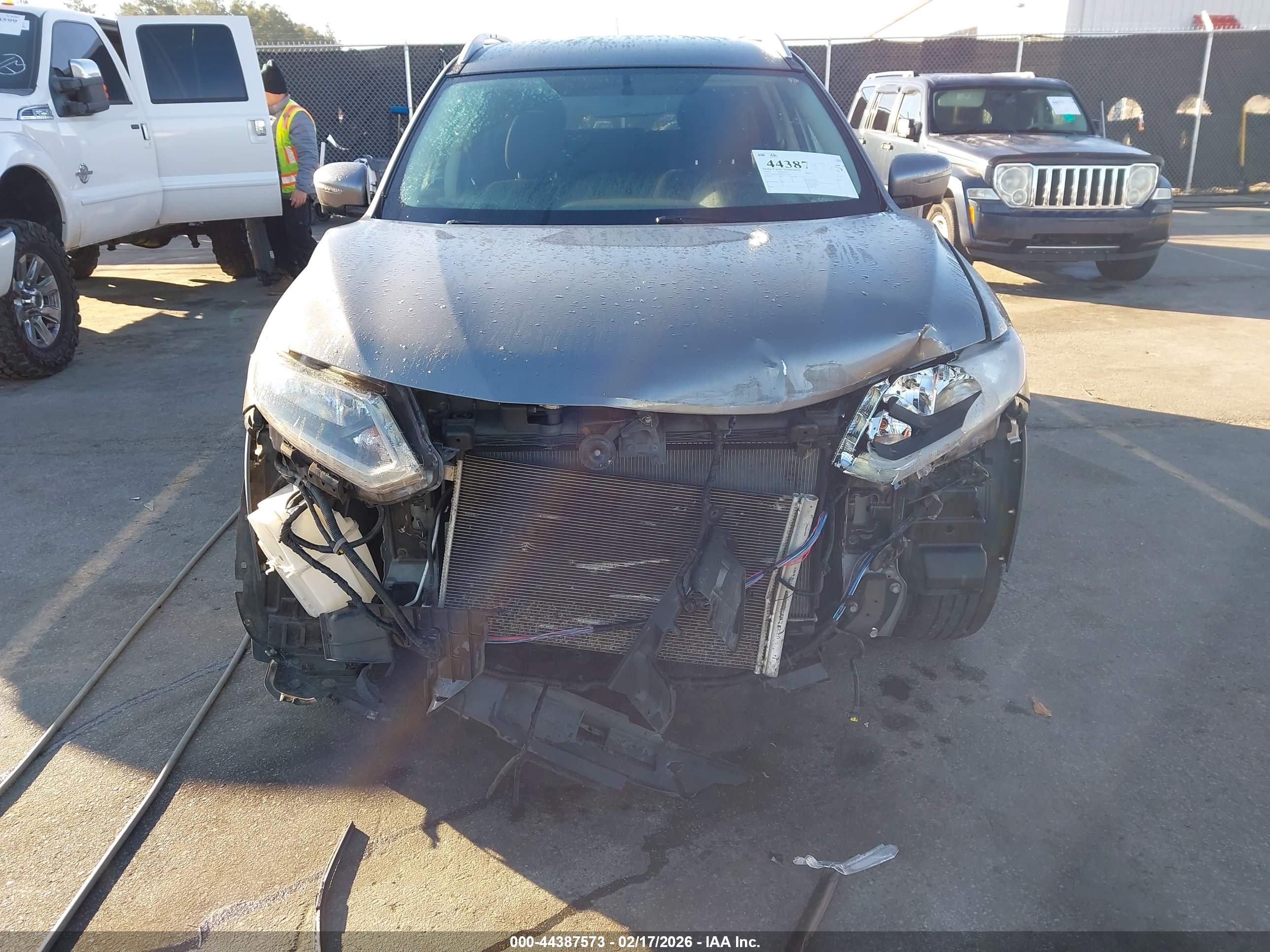 NISSAN ROGUE image 6