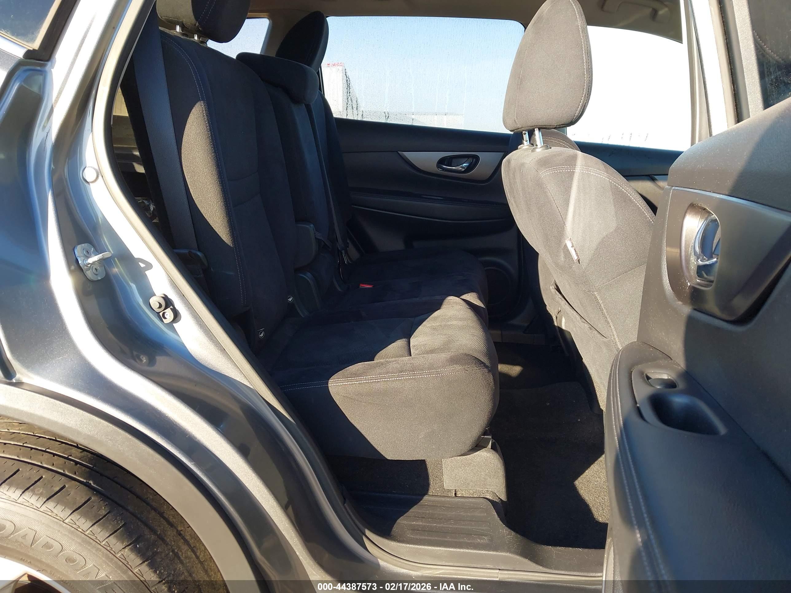 NISSAN ROGUE image 8