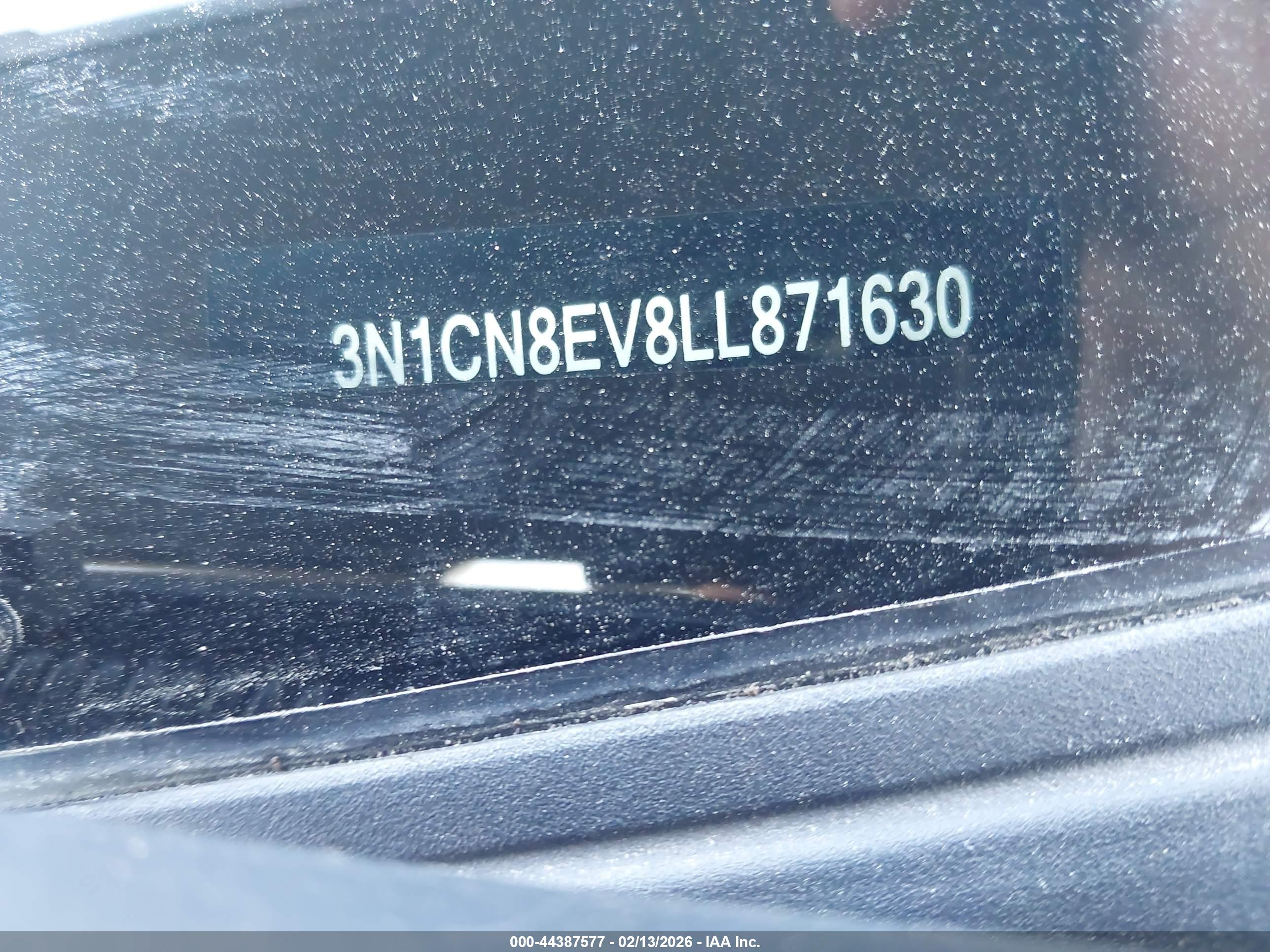 NISSAN VERSA image 9