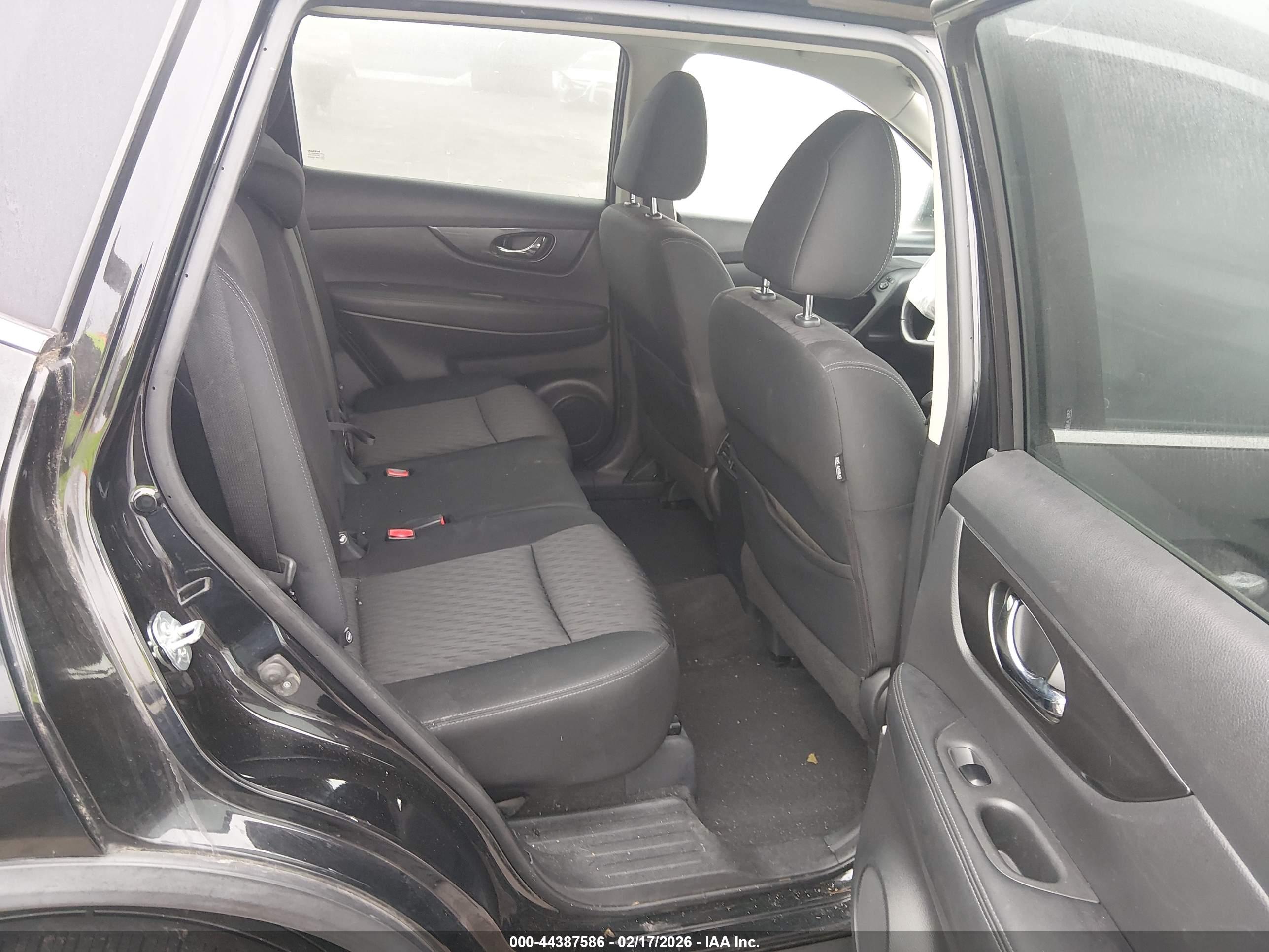 NISSAN ROGUE image 8