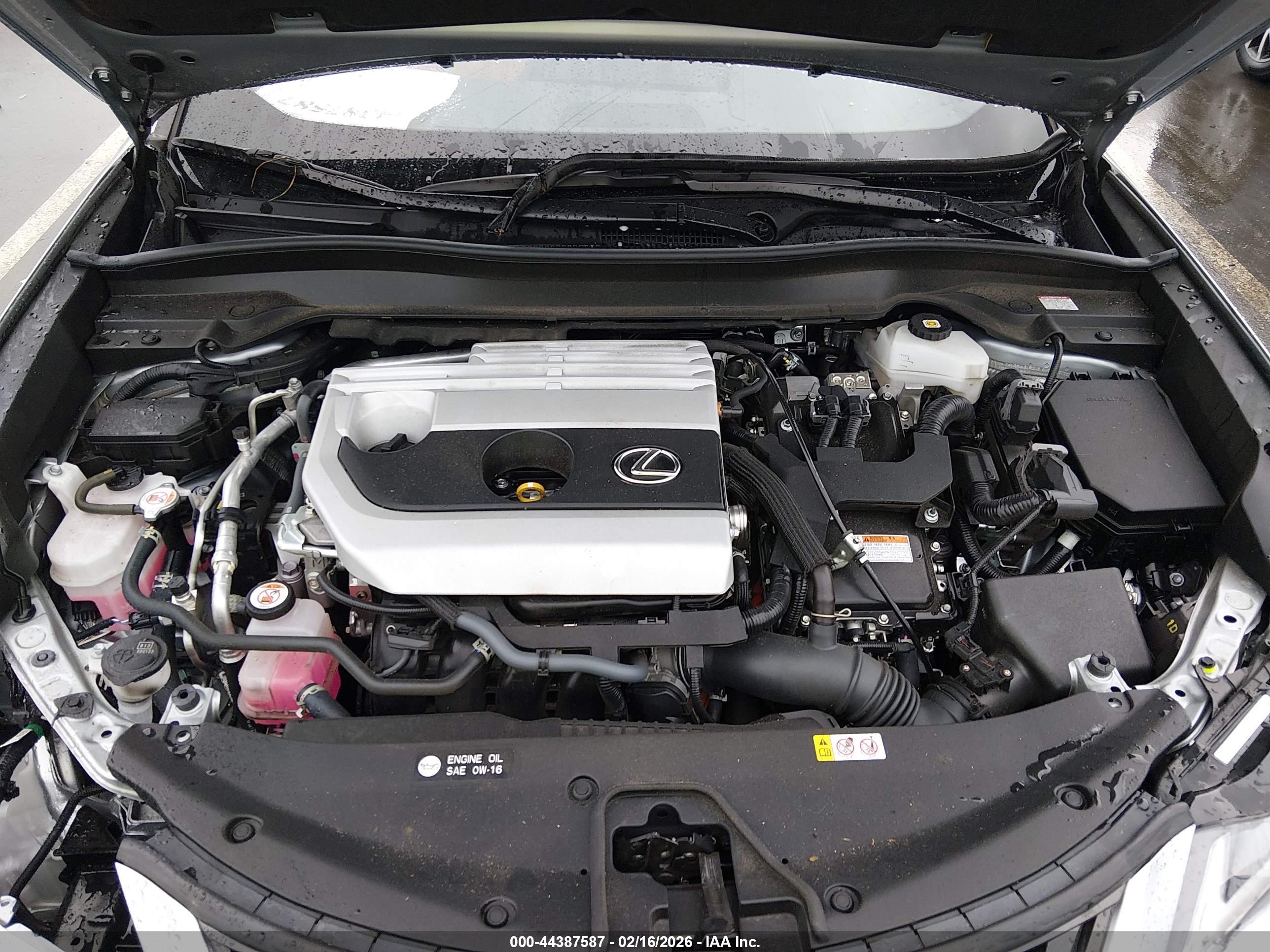 LEXUS UX image 10