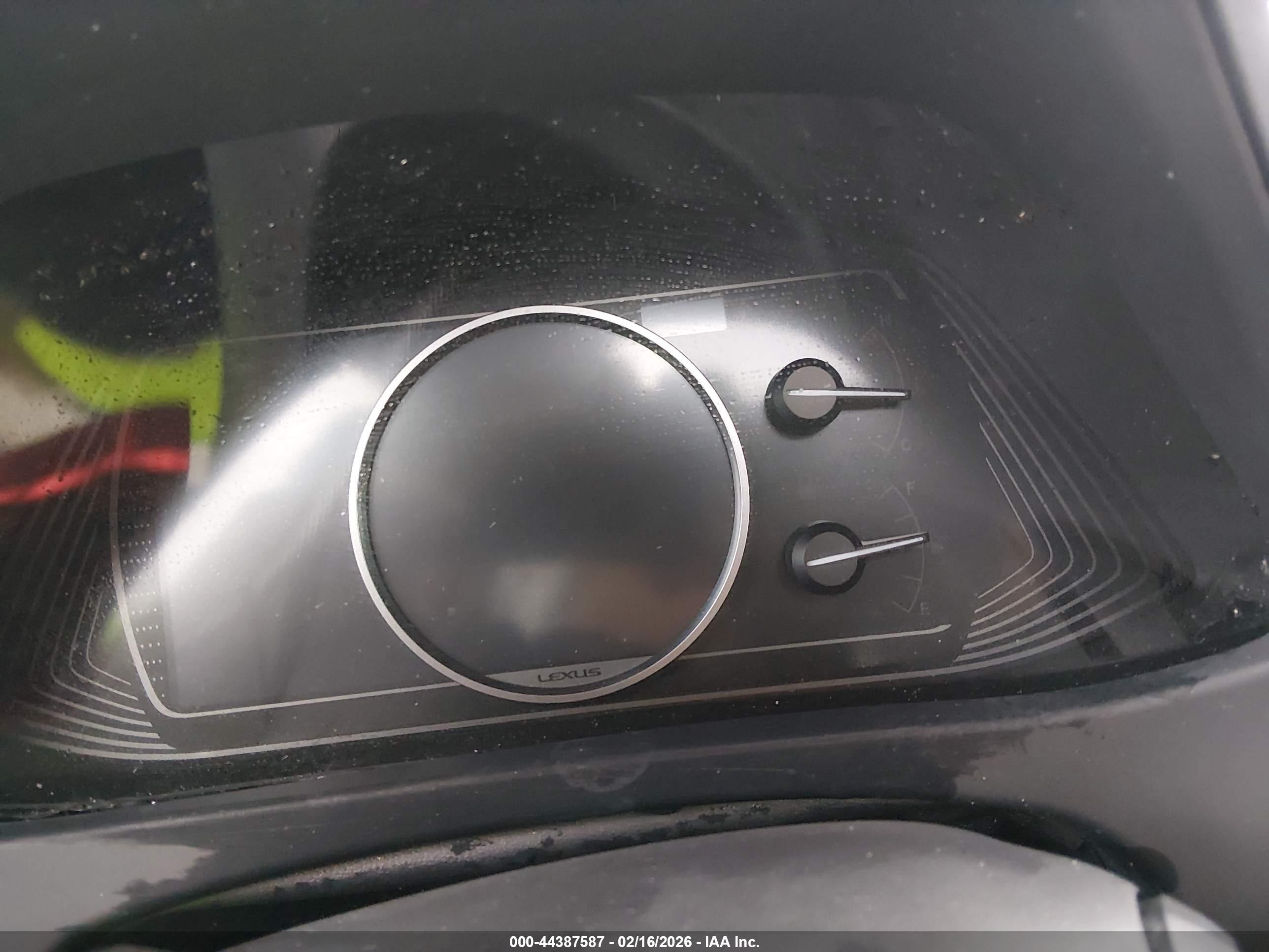 LEXUS UX image 7