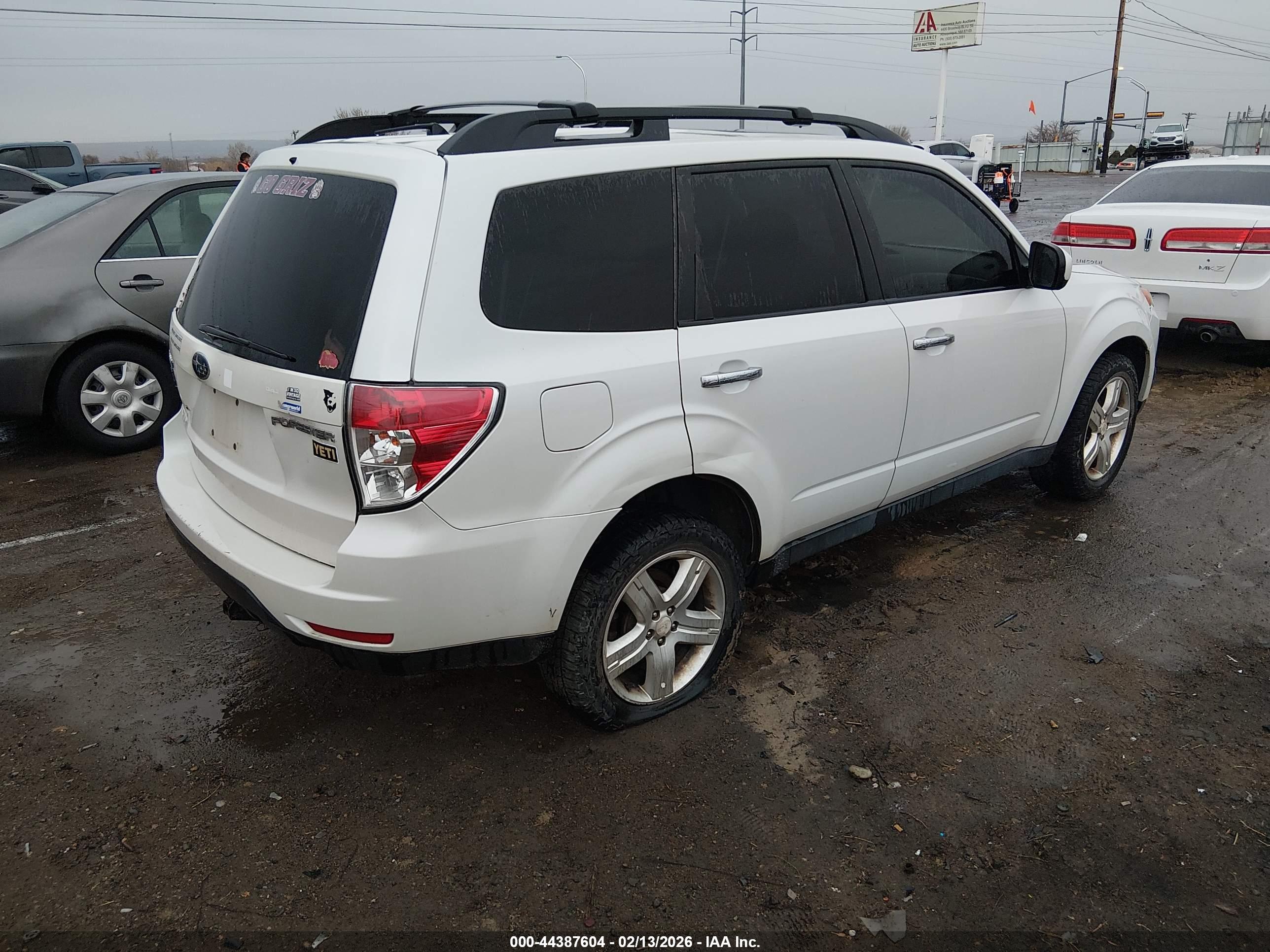 SUBARU FORESTER image 4