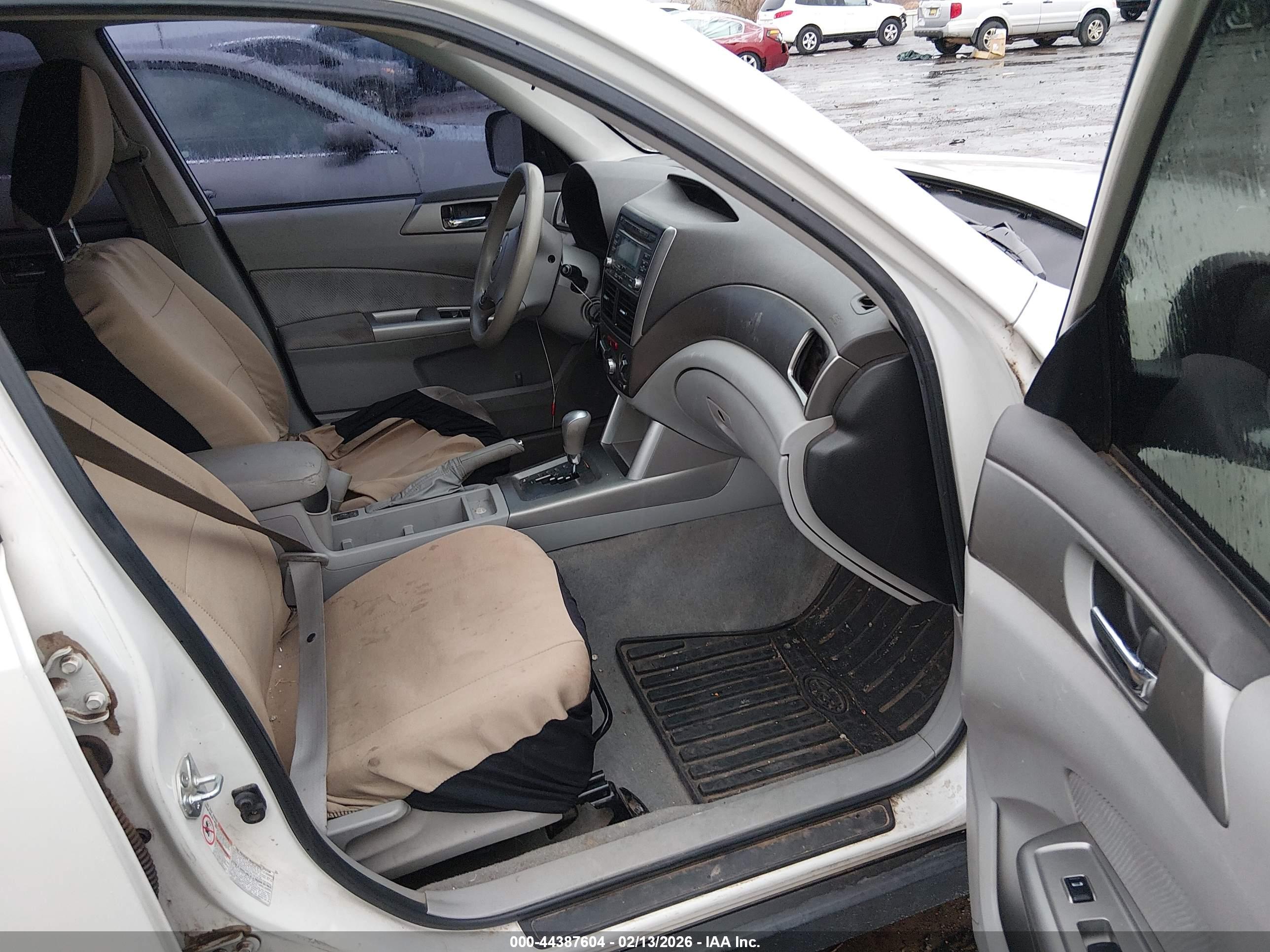 SUBARU FORESTER image 5