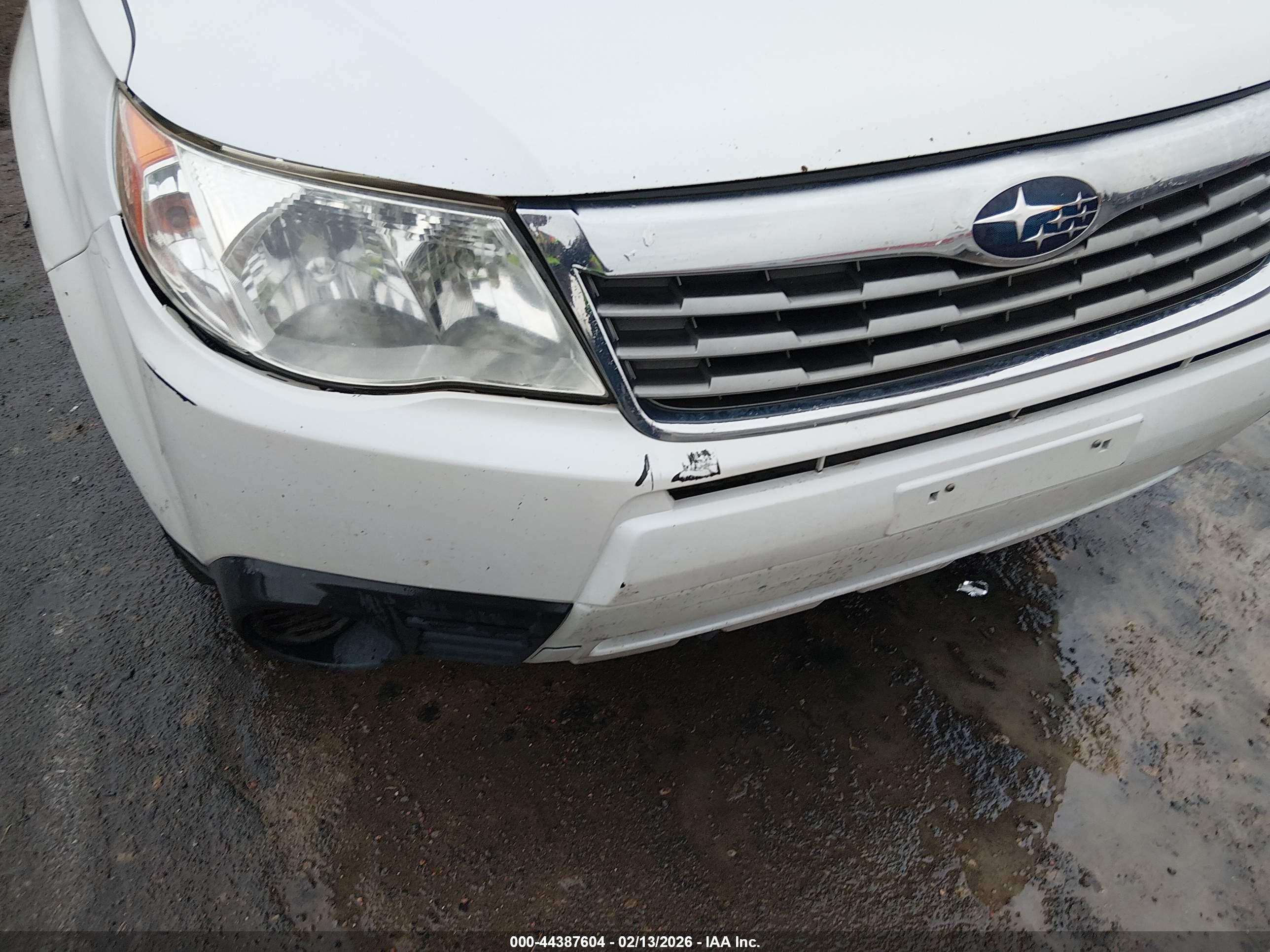SUBARU FORESTER image 6