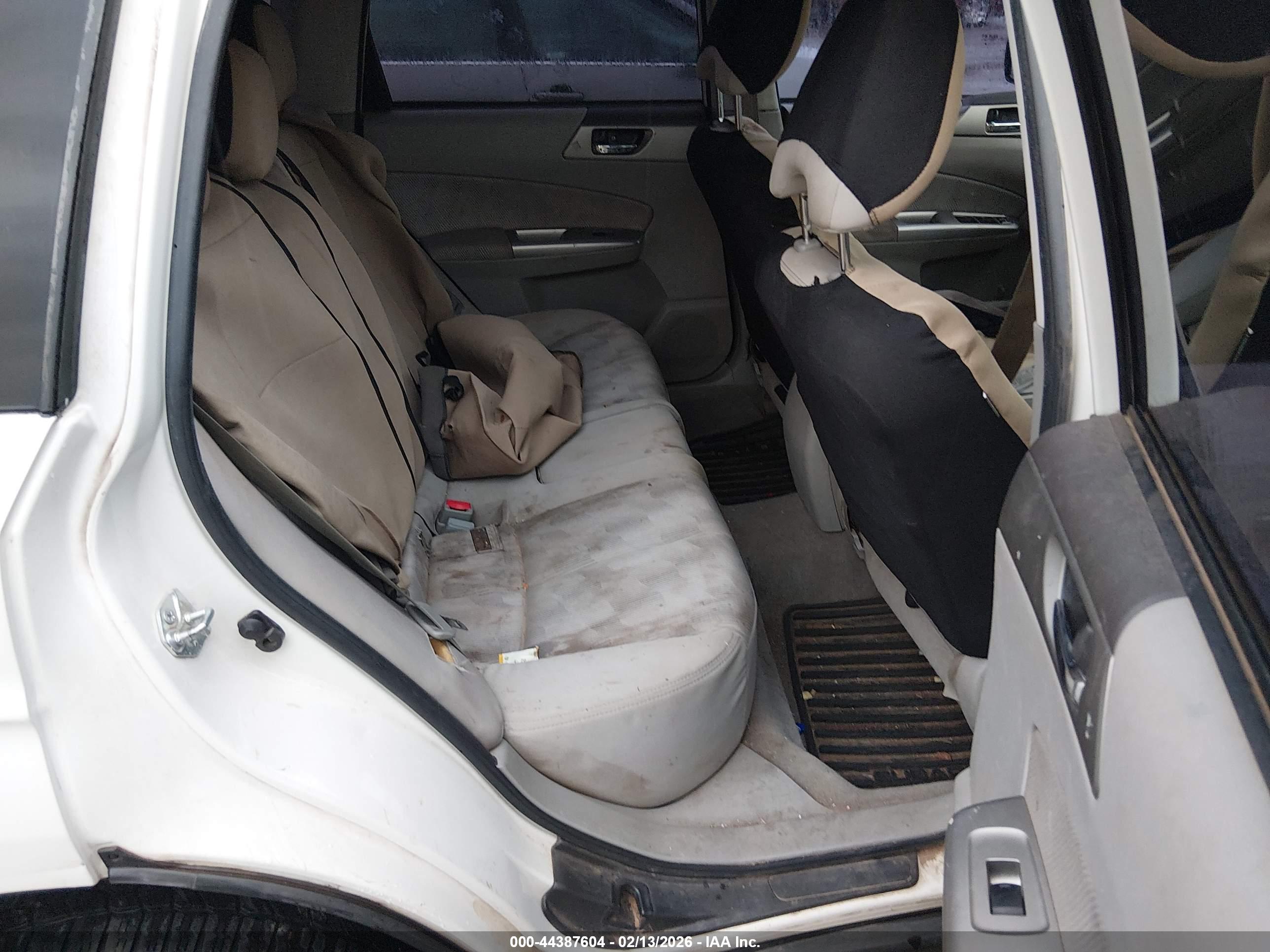 SUBARU FORESTER image 8