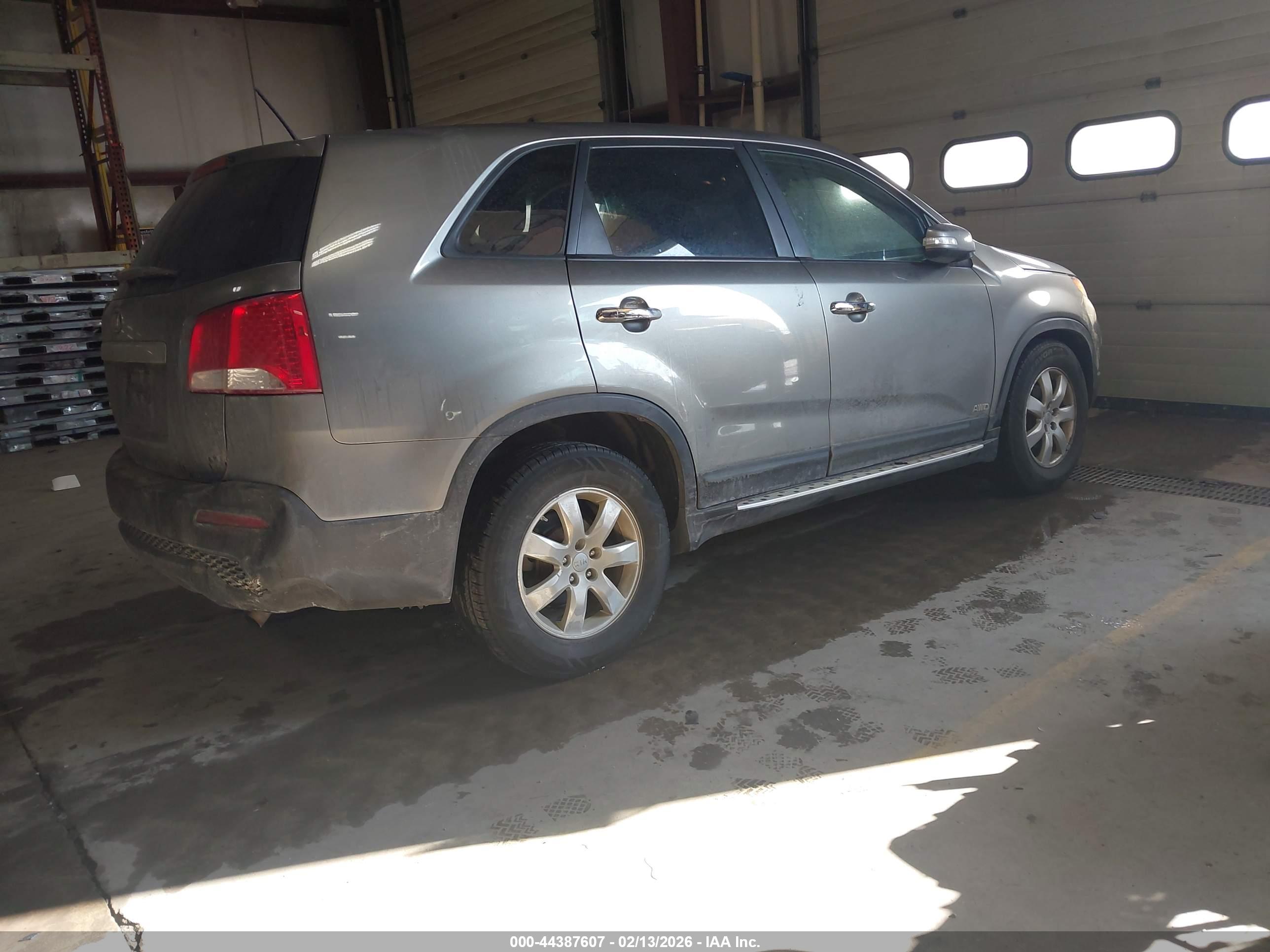 KIA SORENTO image 4