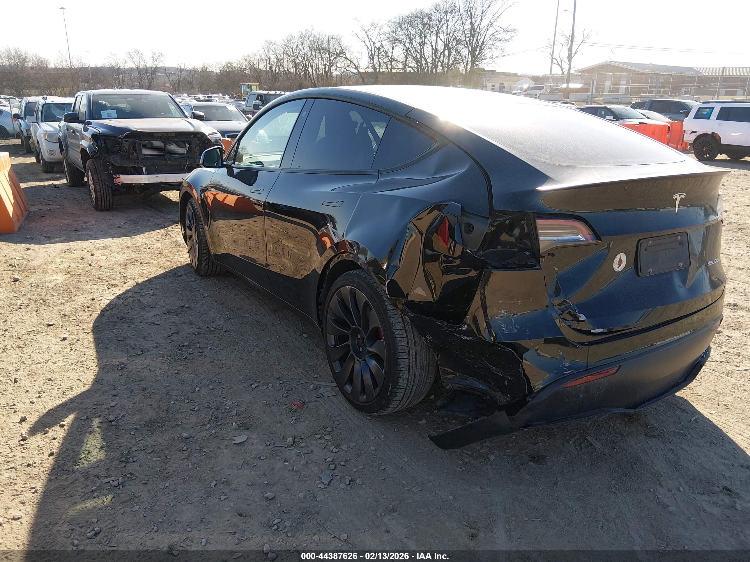 TESLA MODEL image 3