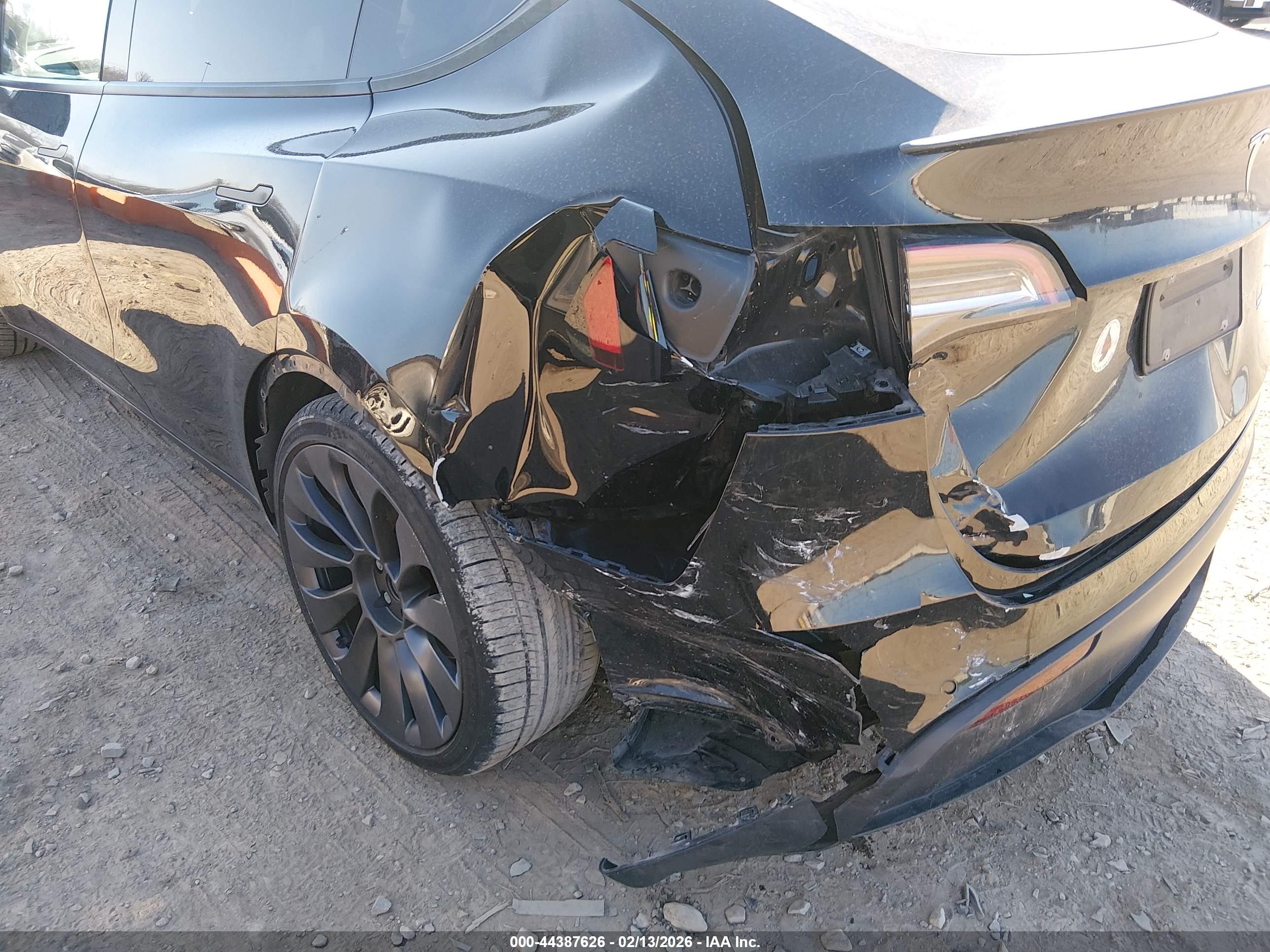 TESLA MODEL image 6