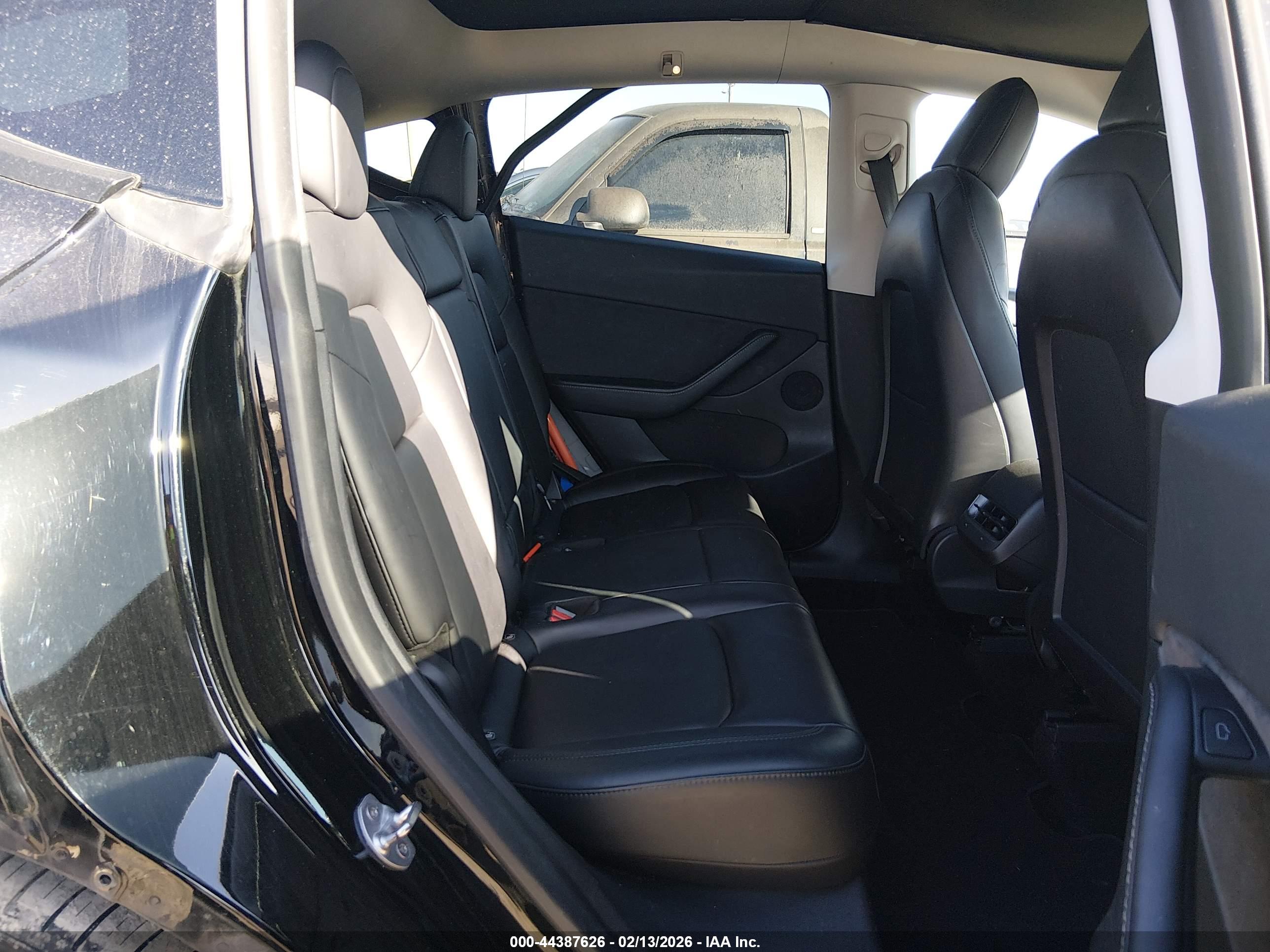 TESLA MODEL image 8