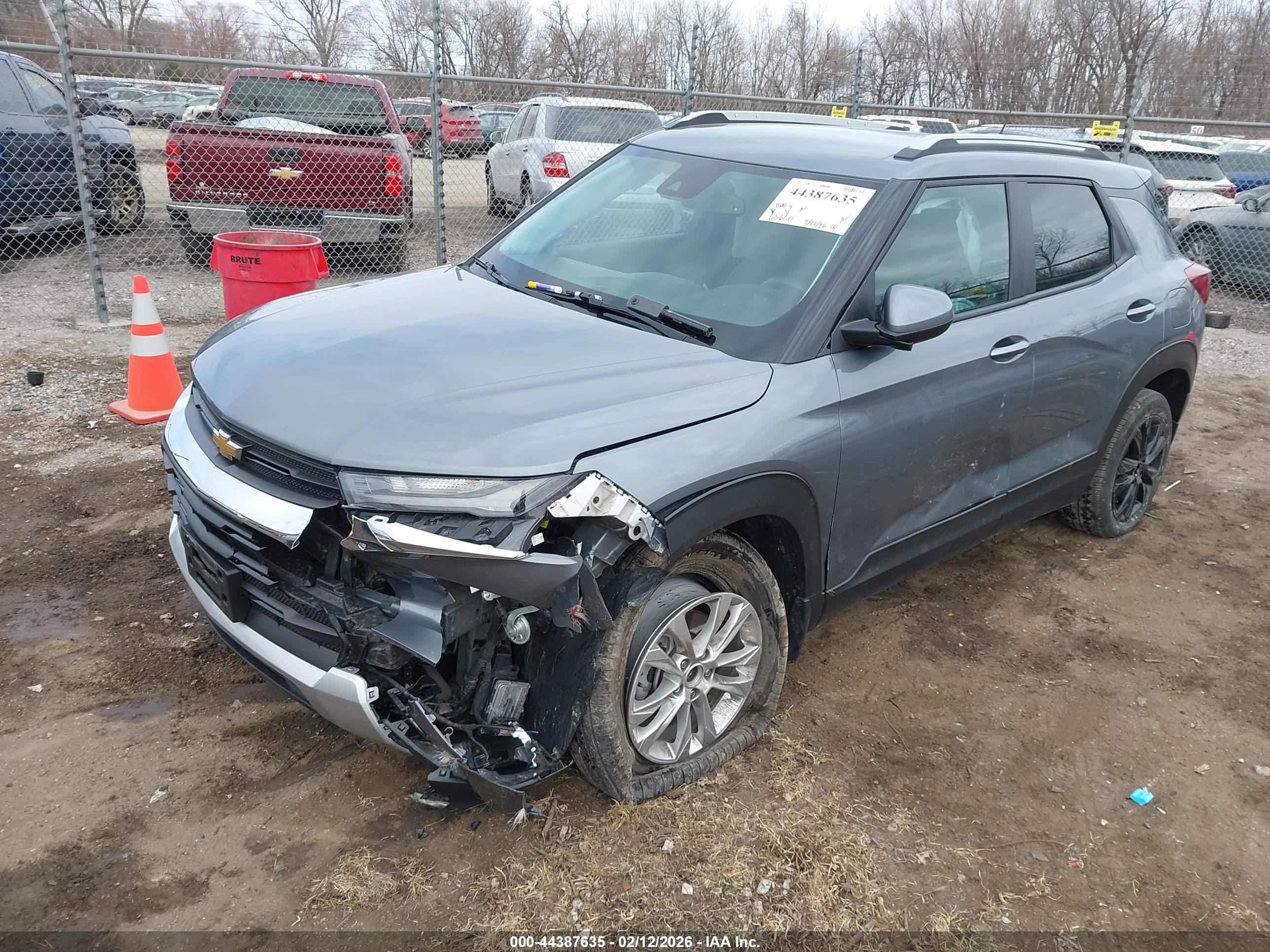 CHEVROLET TRAILBLAZER image 2