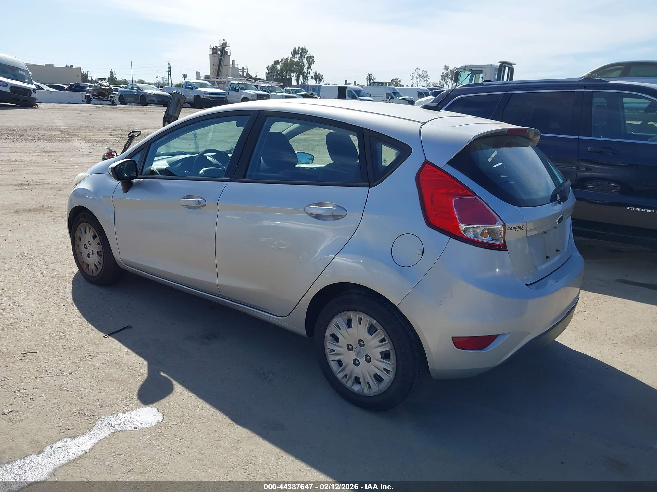 FORD FIESTA image 3