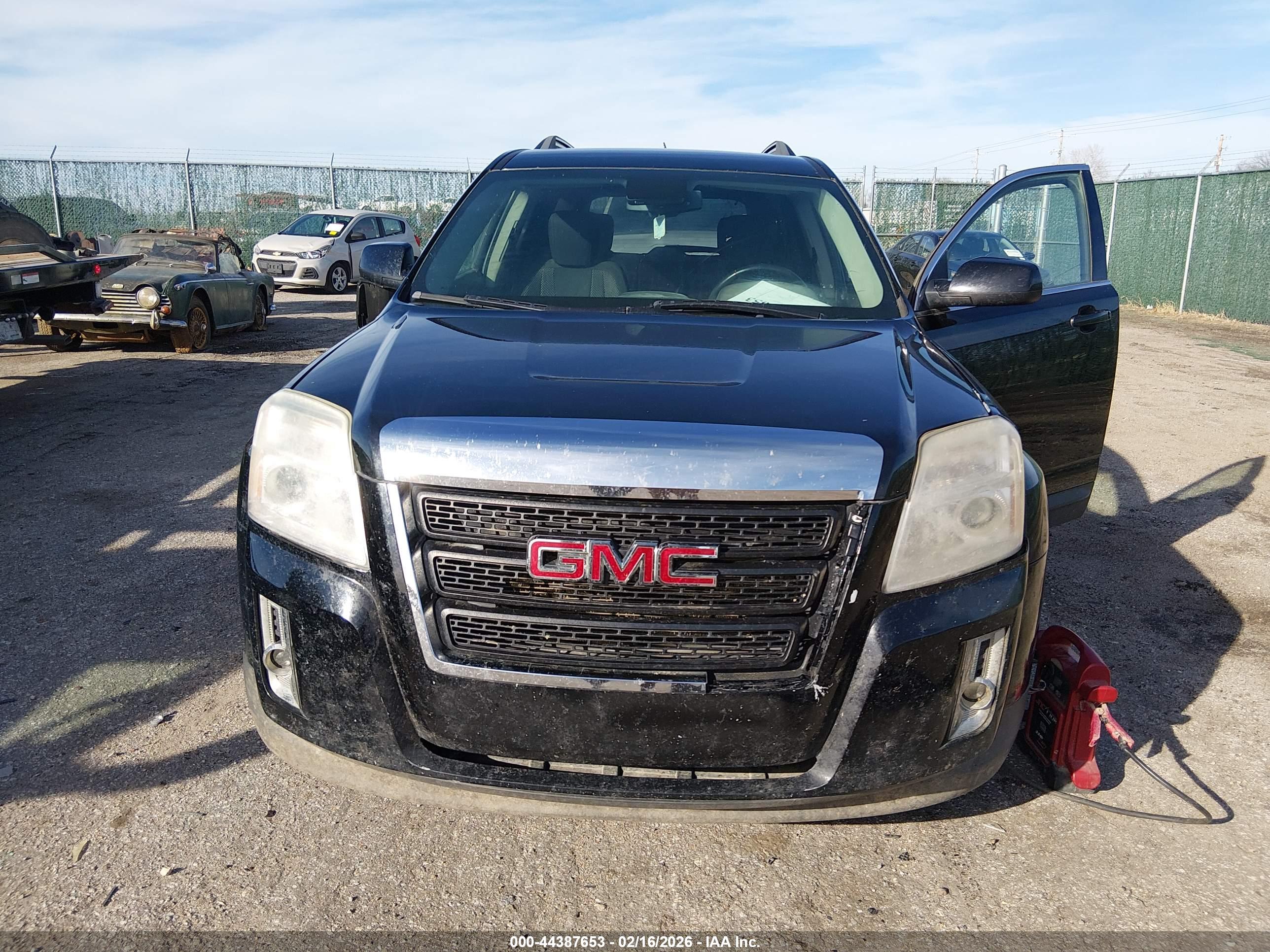 GMC TERRAIN image 6