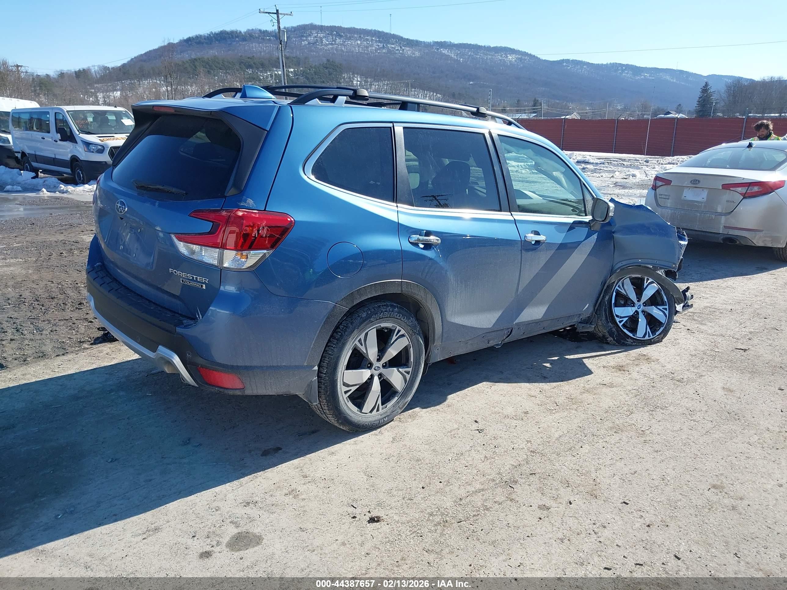SUBARU FORESTER image 4