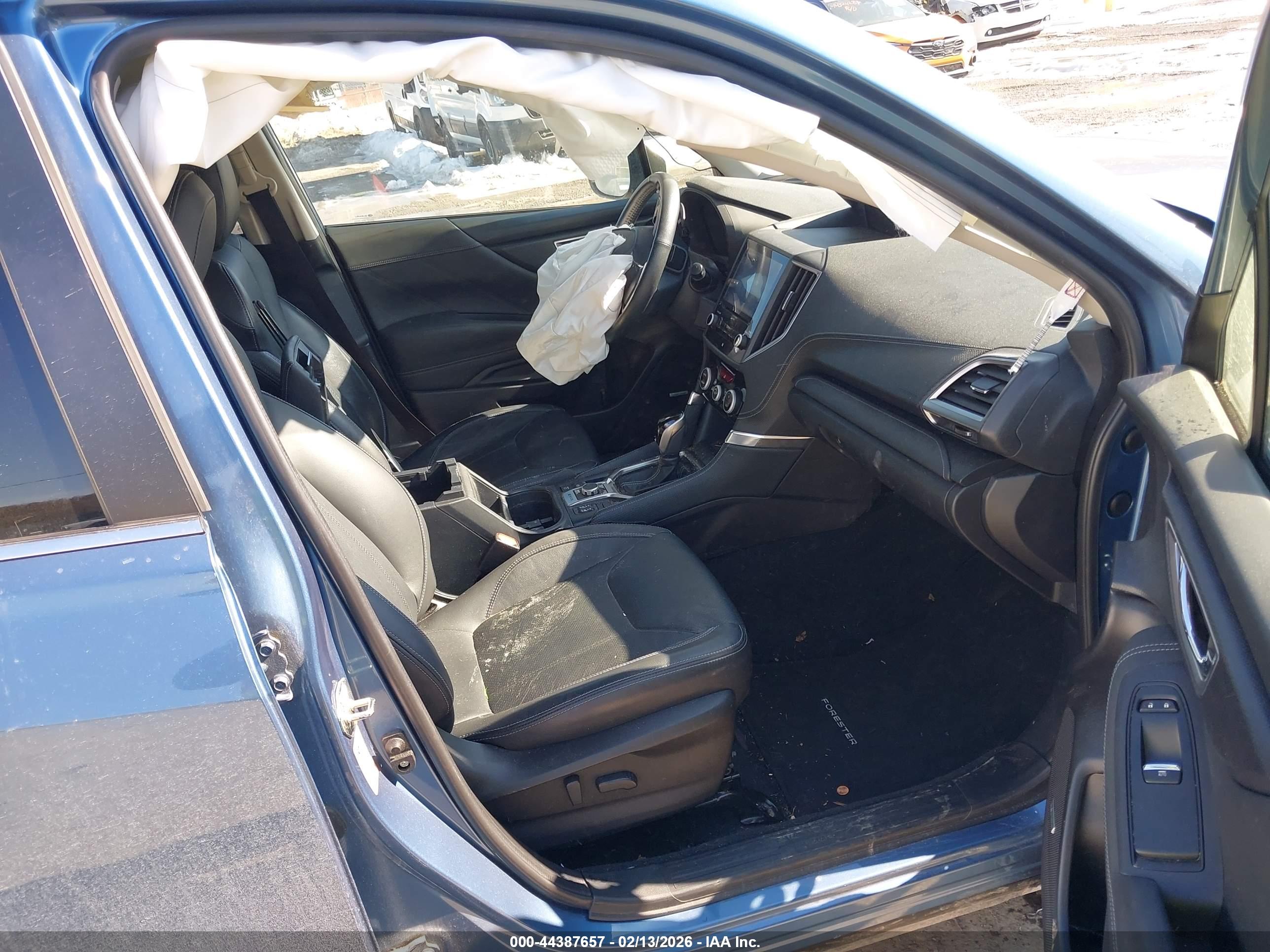 SUBARU FORESTER image 5
