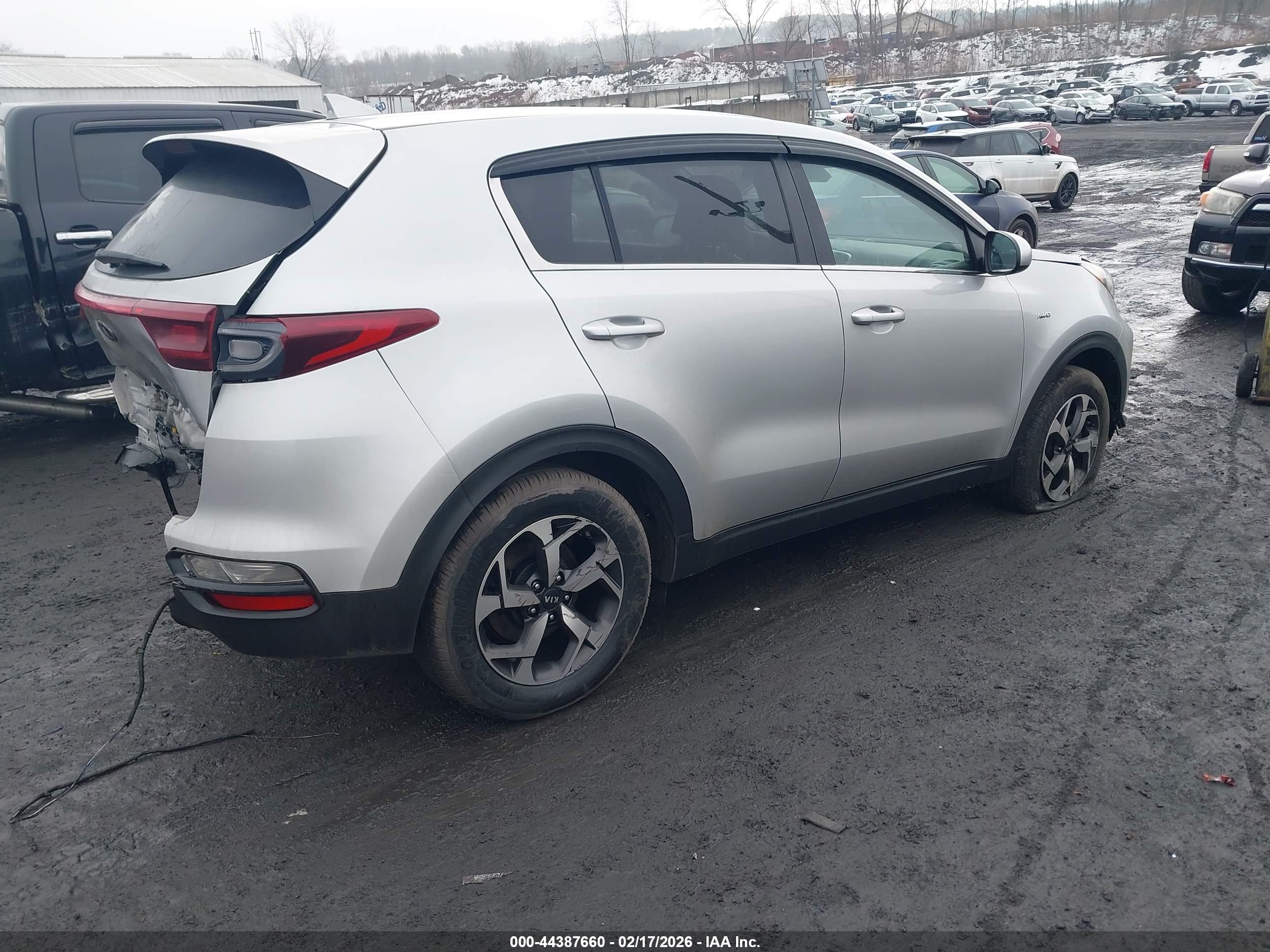 KIA SPORTAGE image 4