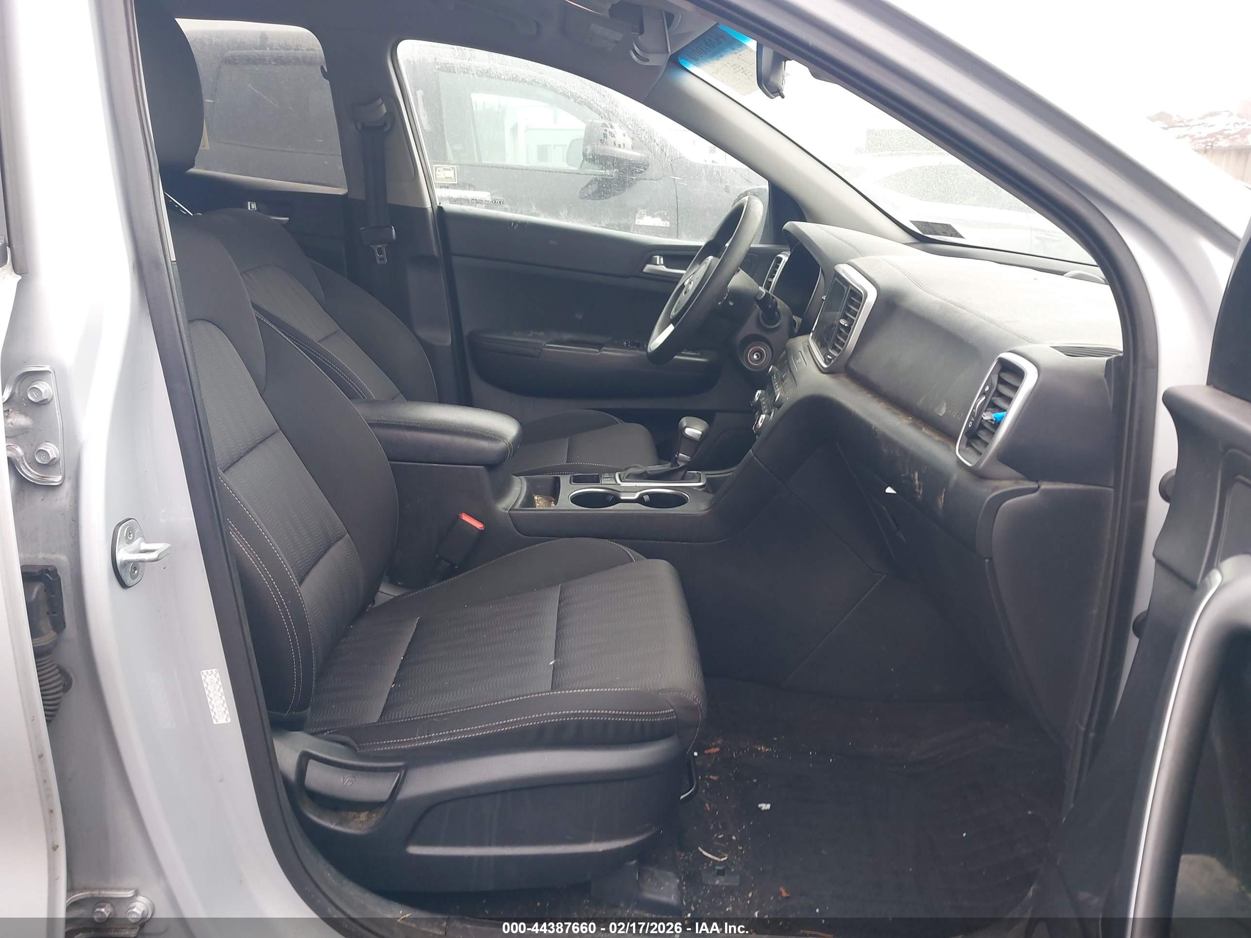 KIA SPORTAGE image 5