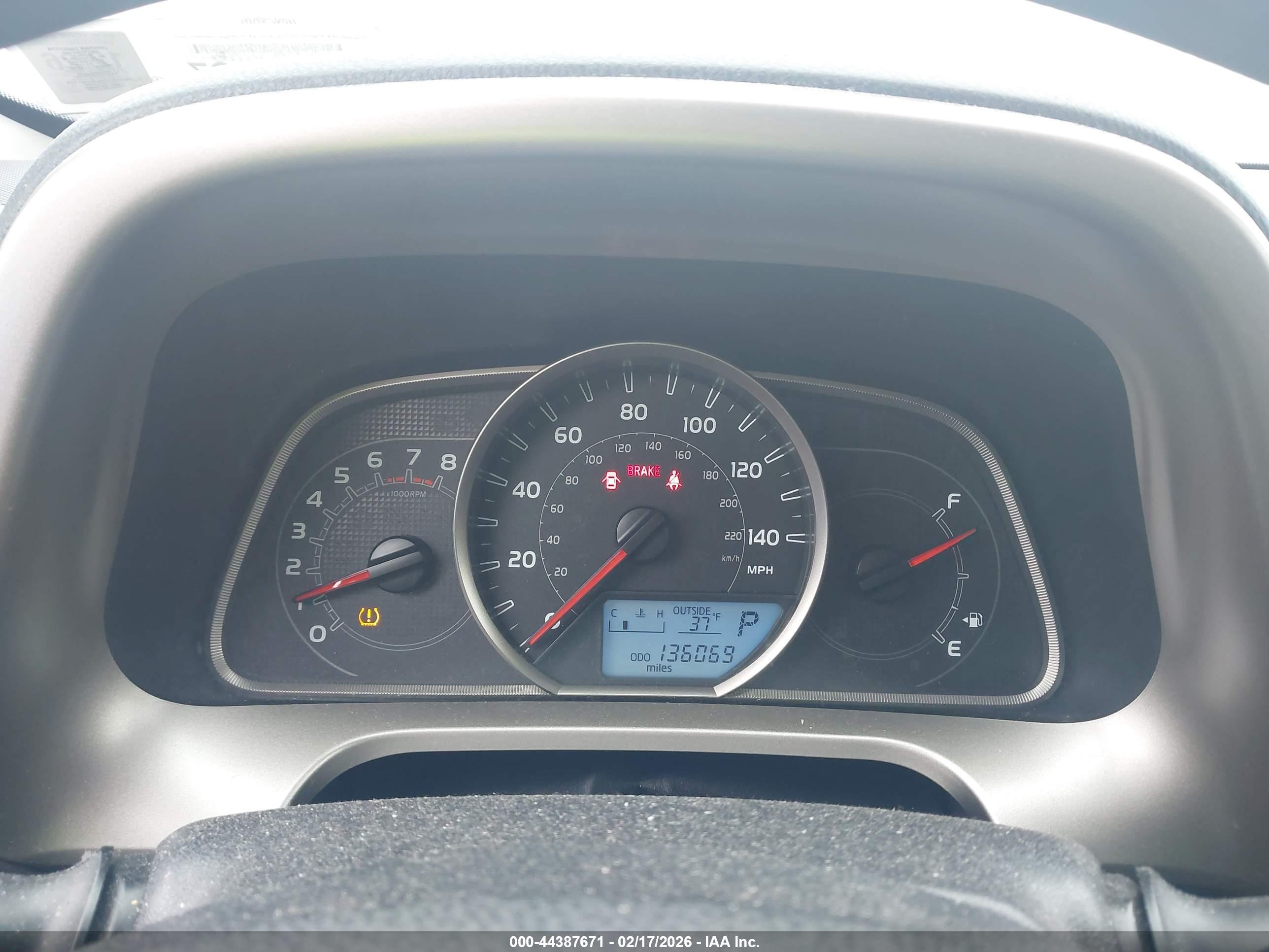 TOYOTA RAV4 image 7