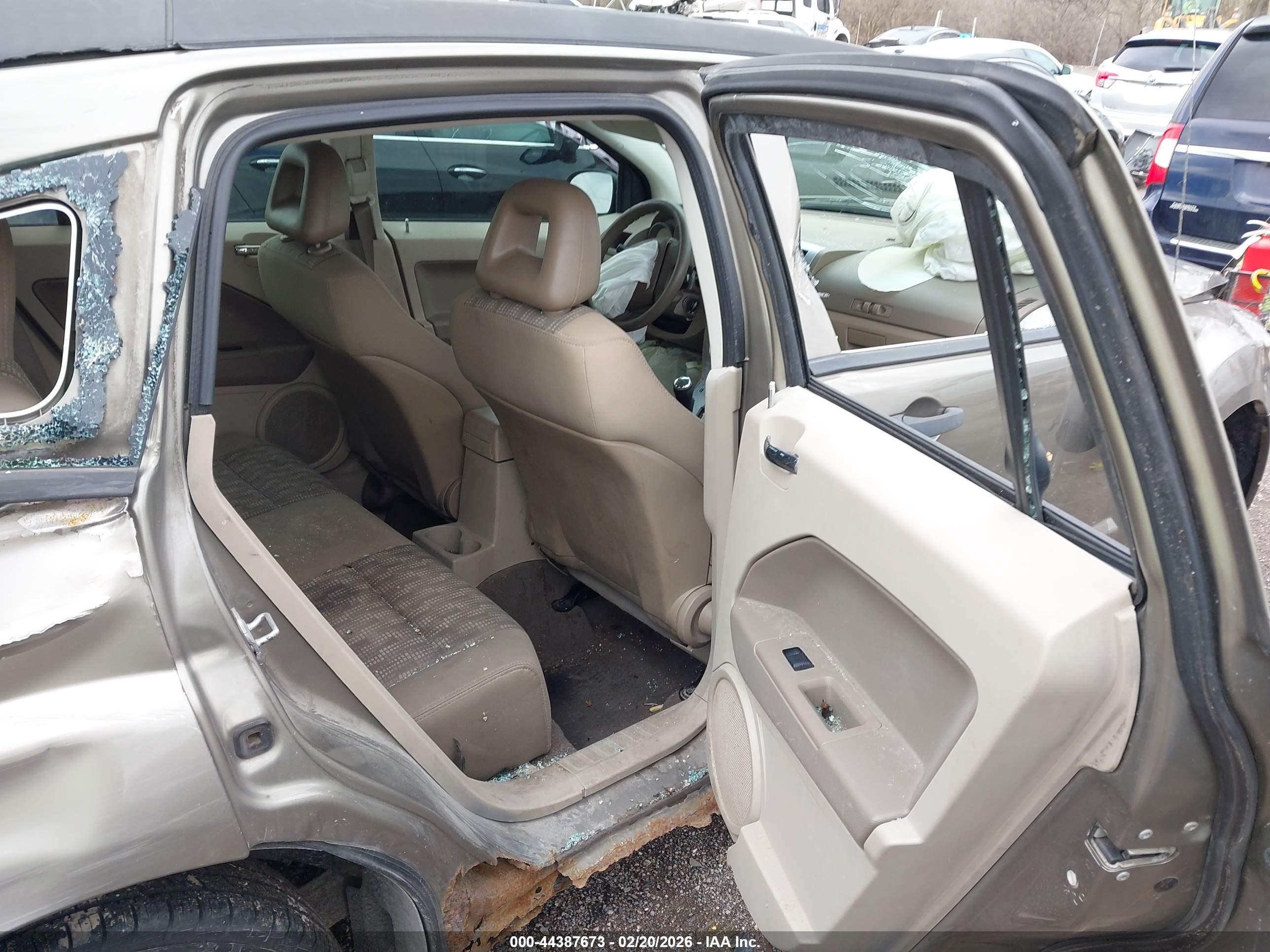 DODGE CALIBER image 8