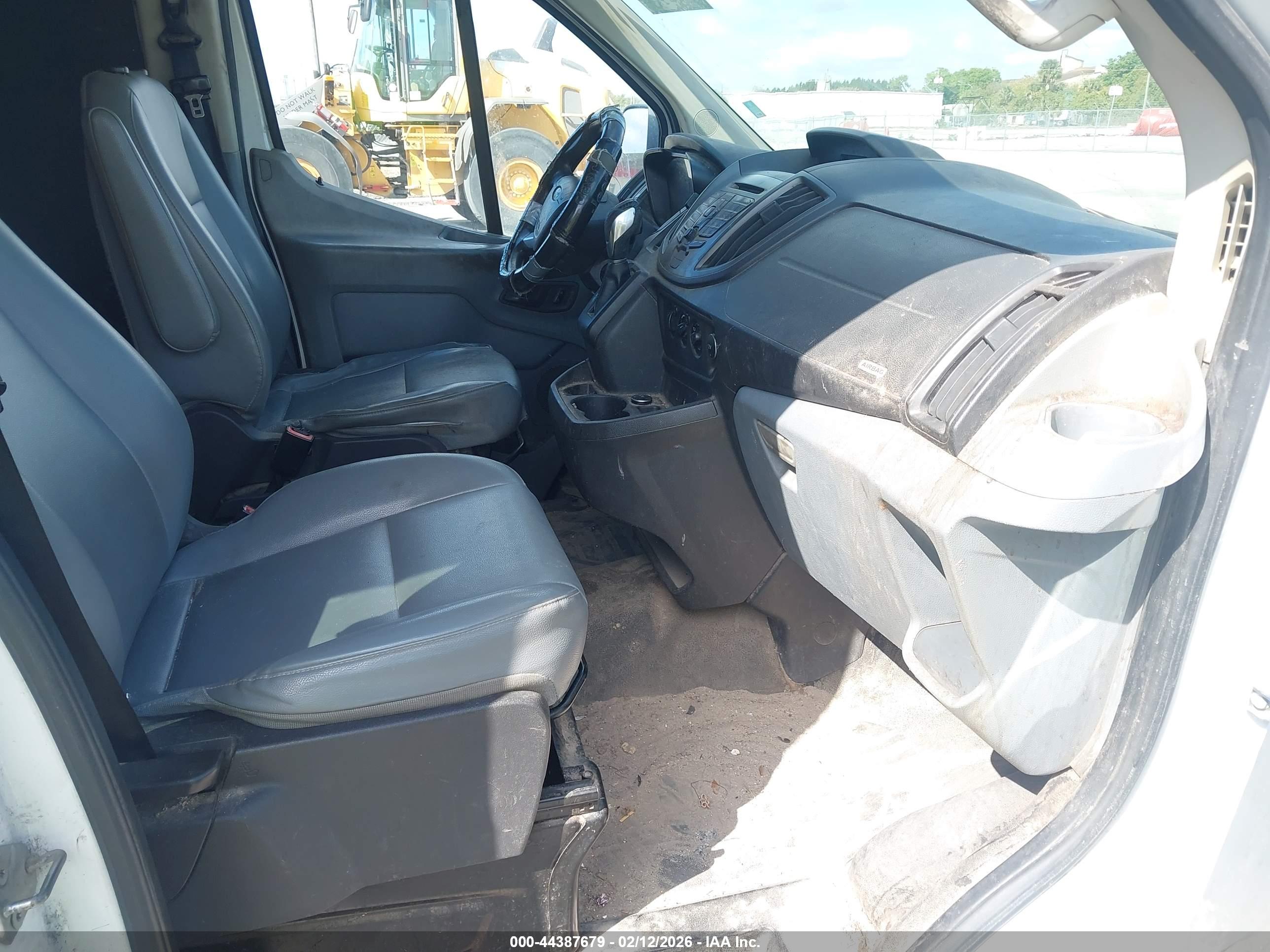 FORD TRANSIT-250 image 5