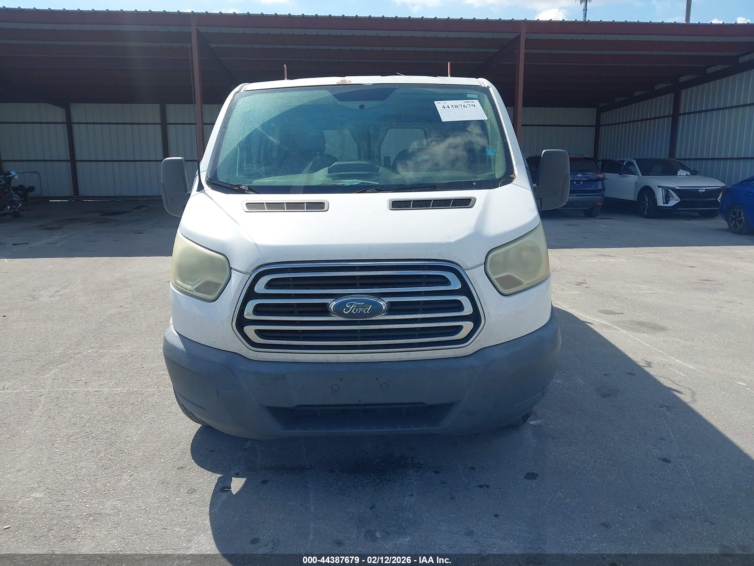 FORD TRANSIT-250 image 6