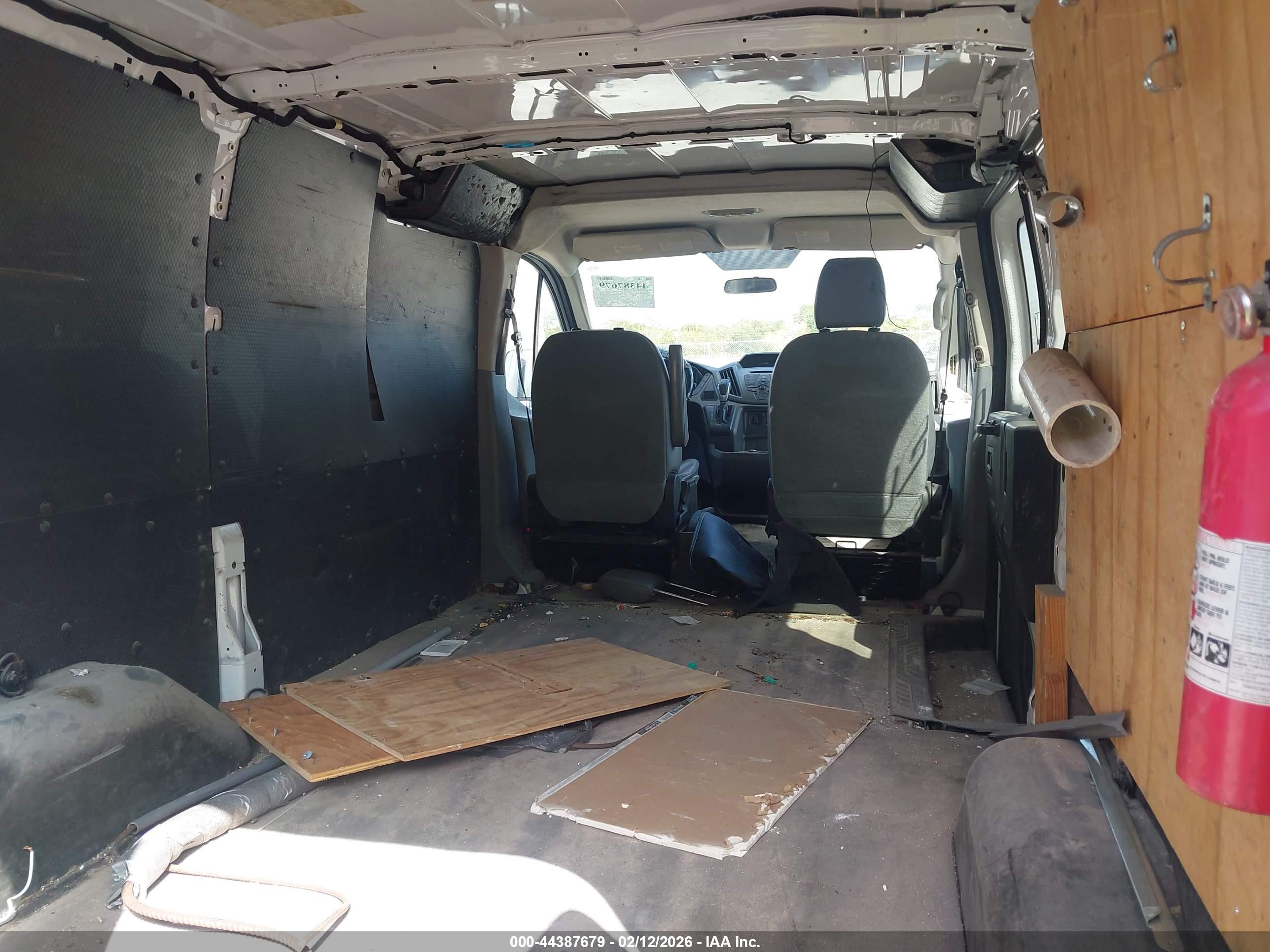 FORD TRANSIT-250 image 8