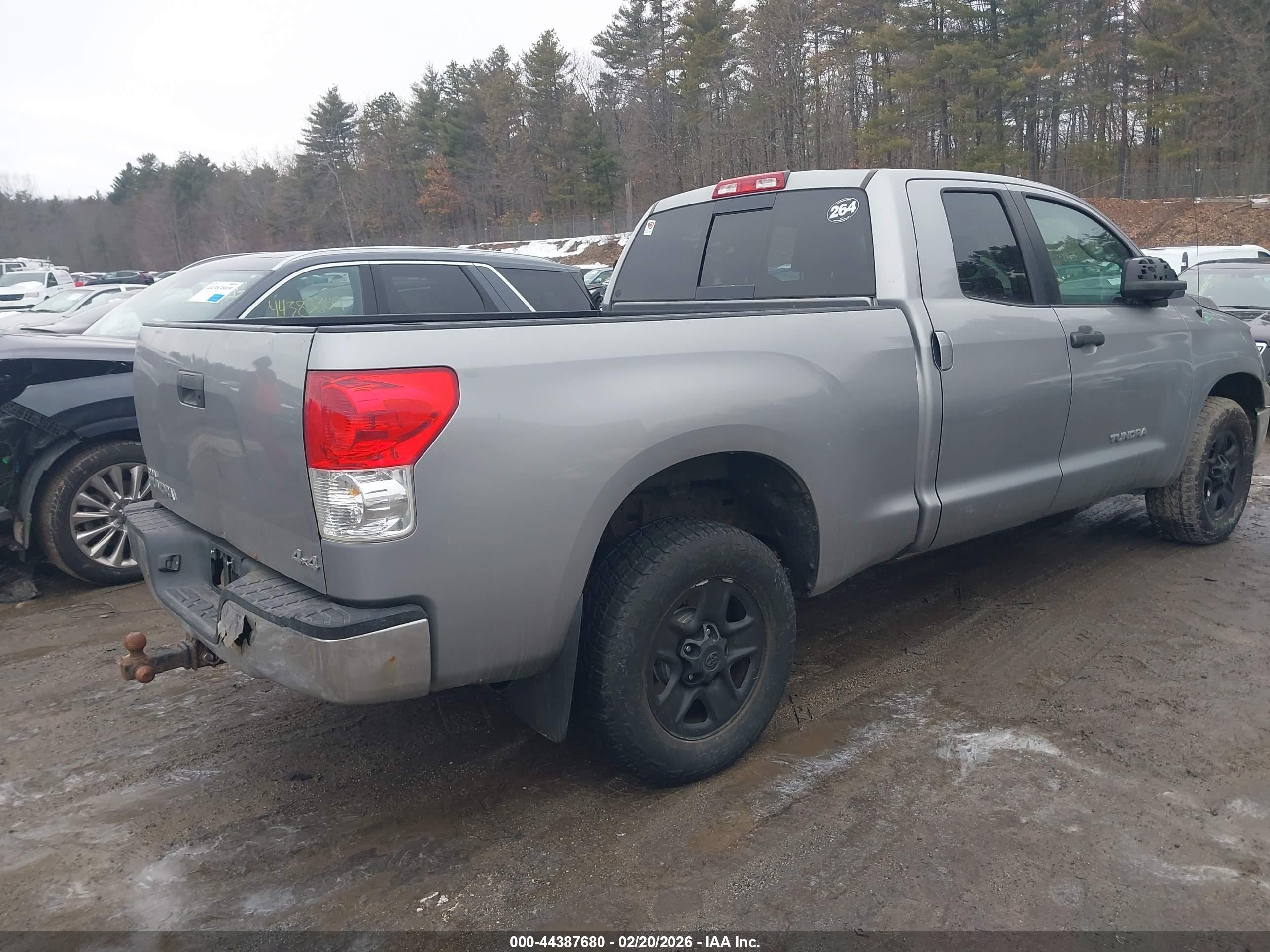 TOYOTA TUNDRA image 4