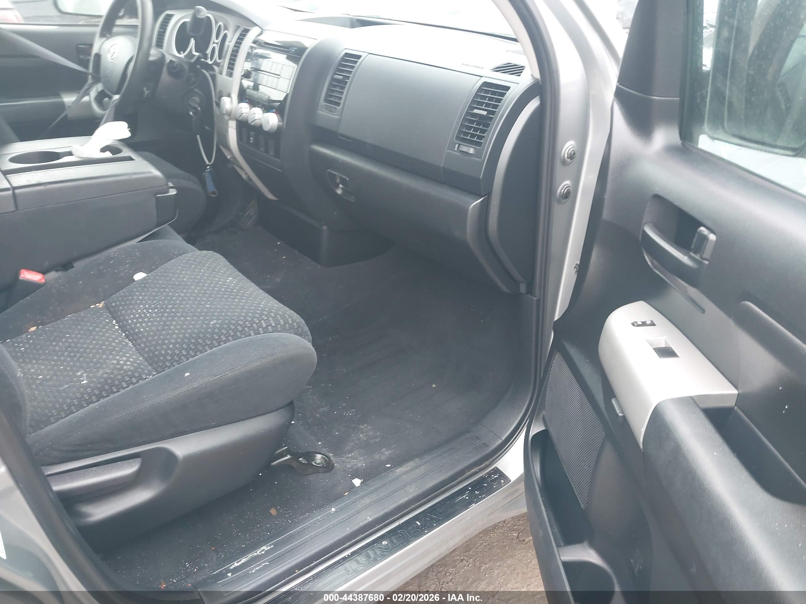 TOYOTA TUNDRA image 5