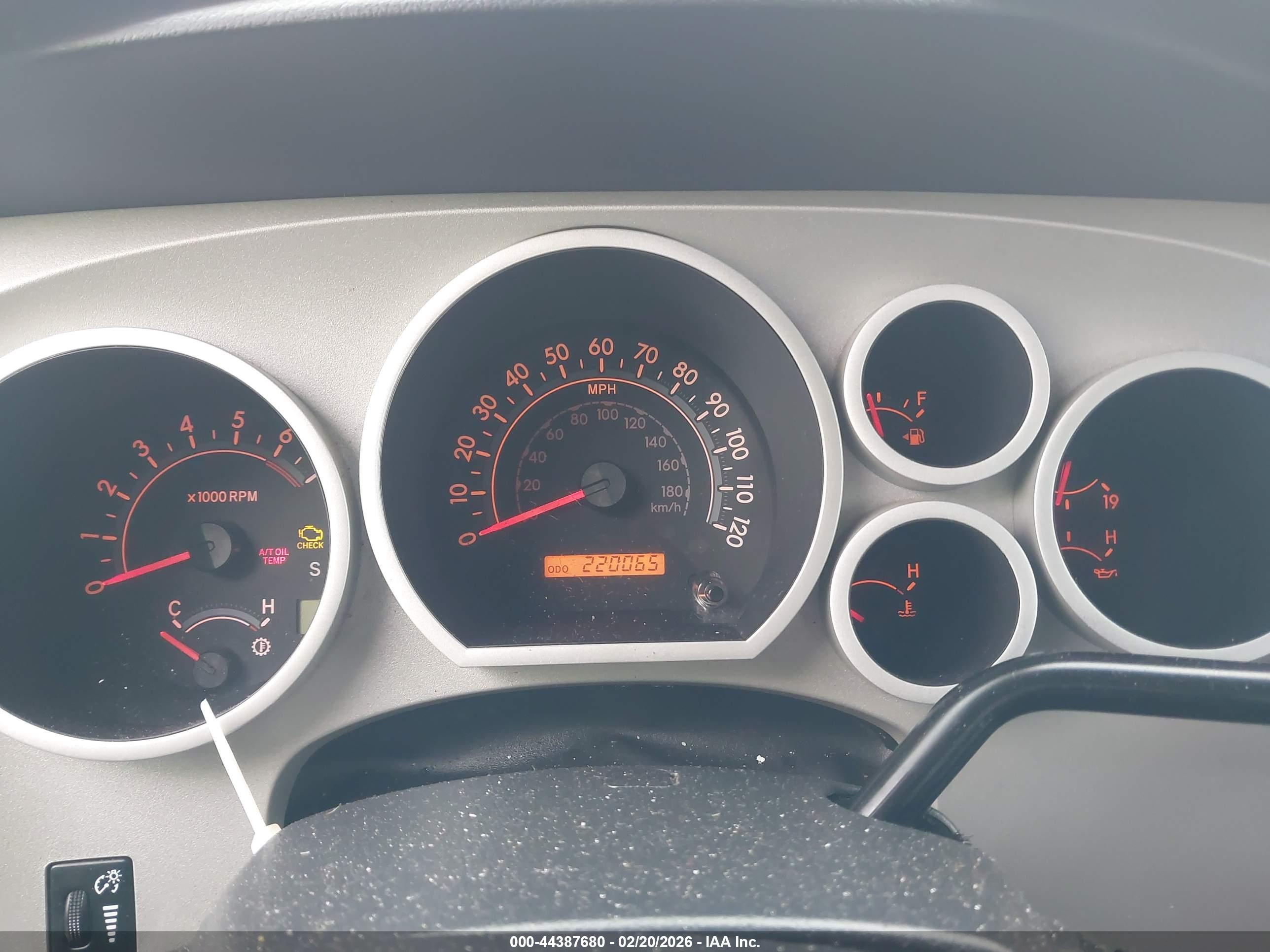 TOYOTA TUNDRA image 7
