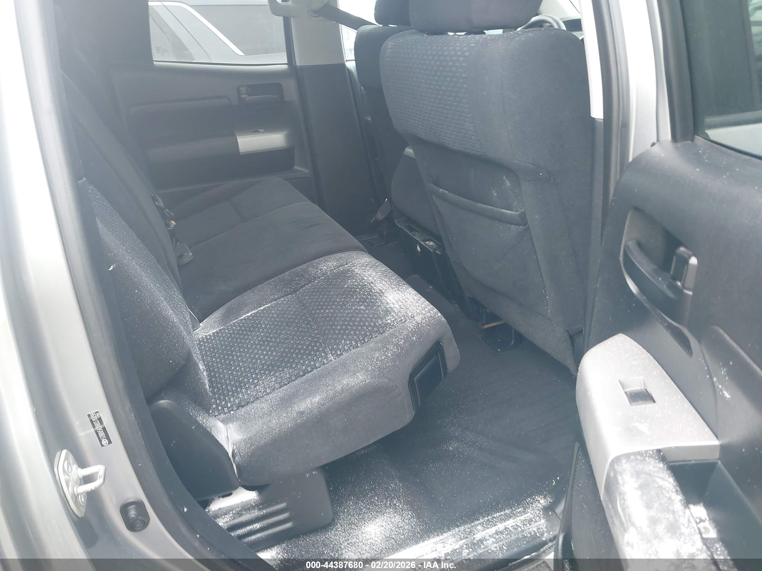 TOYOTA TUNDRA image 8