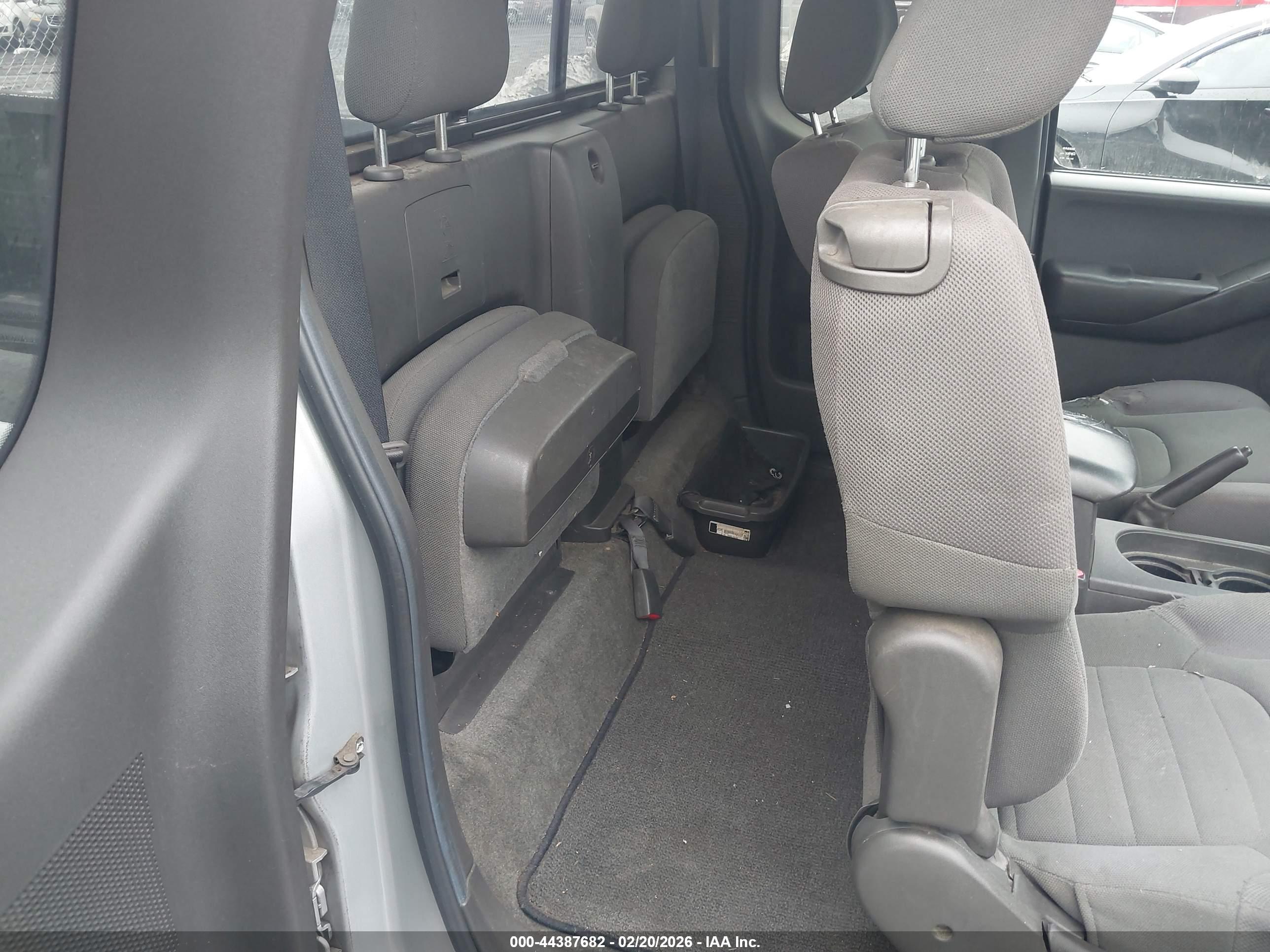 NISSAN FRONTIER image 8